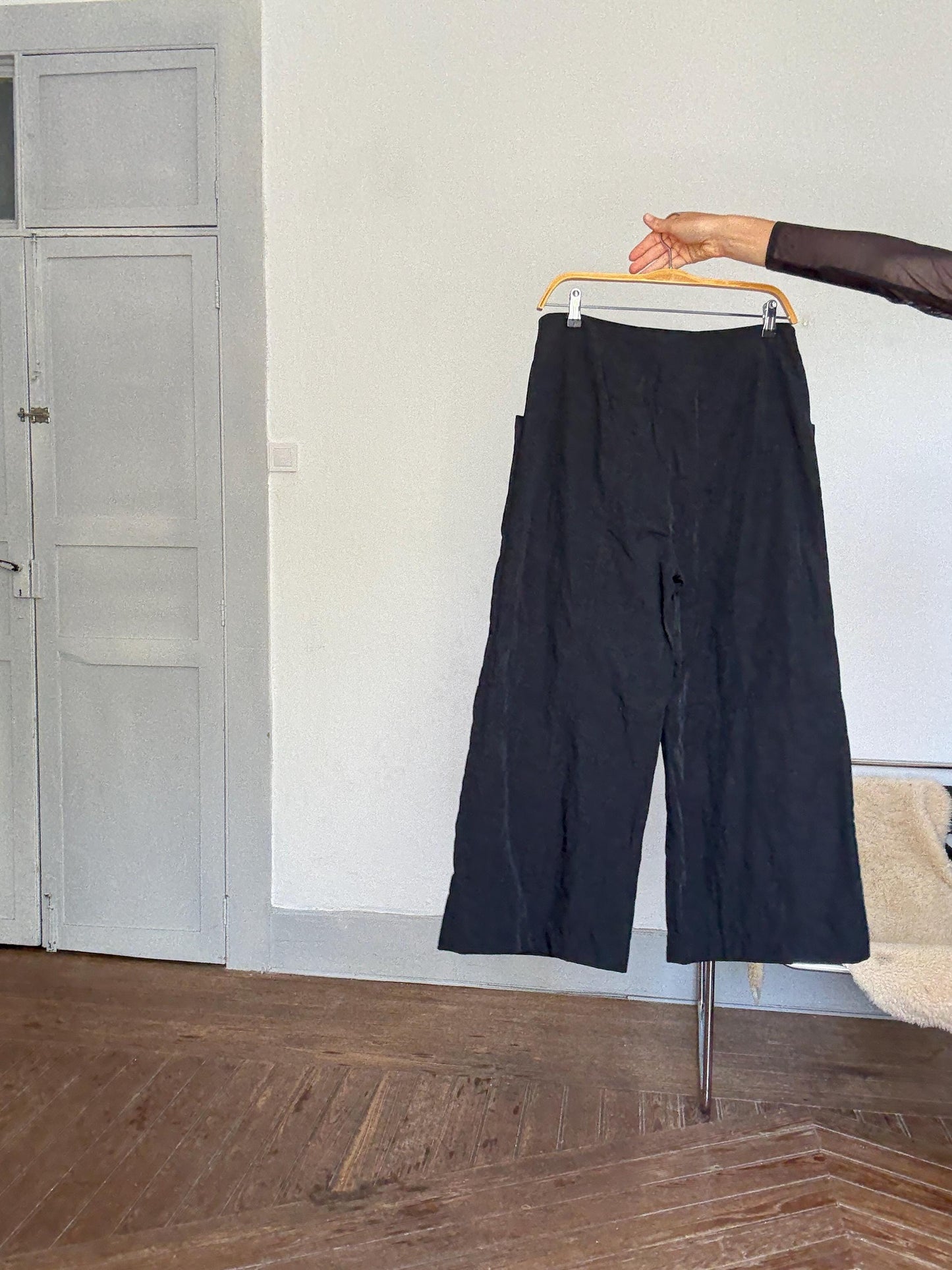 Annette Görtz wide leg cropped trousers in black – minimalist avant-garde Berlin style, made in Germany, size 40, designer piece