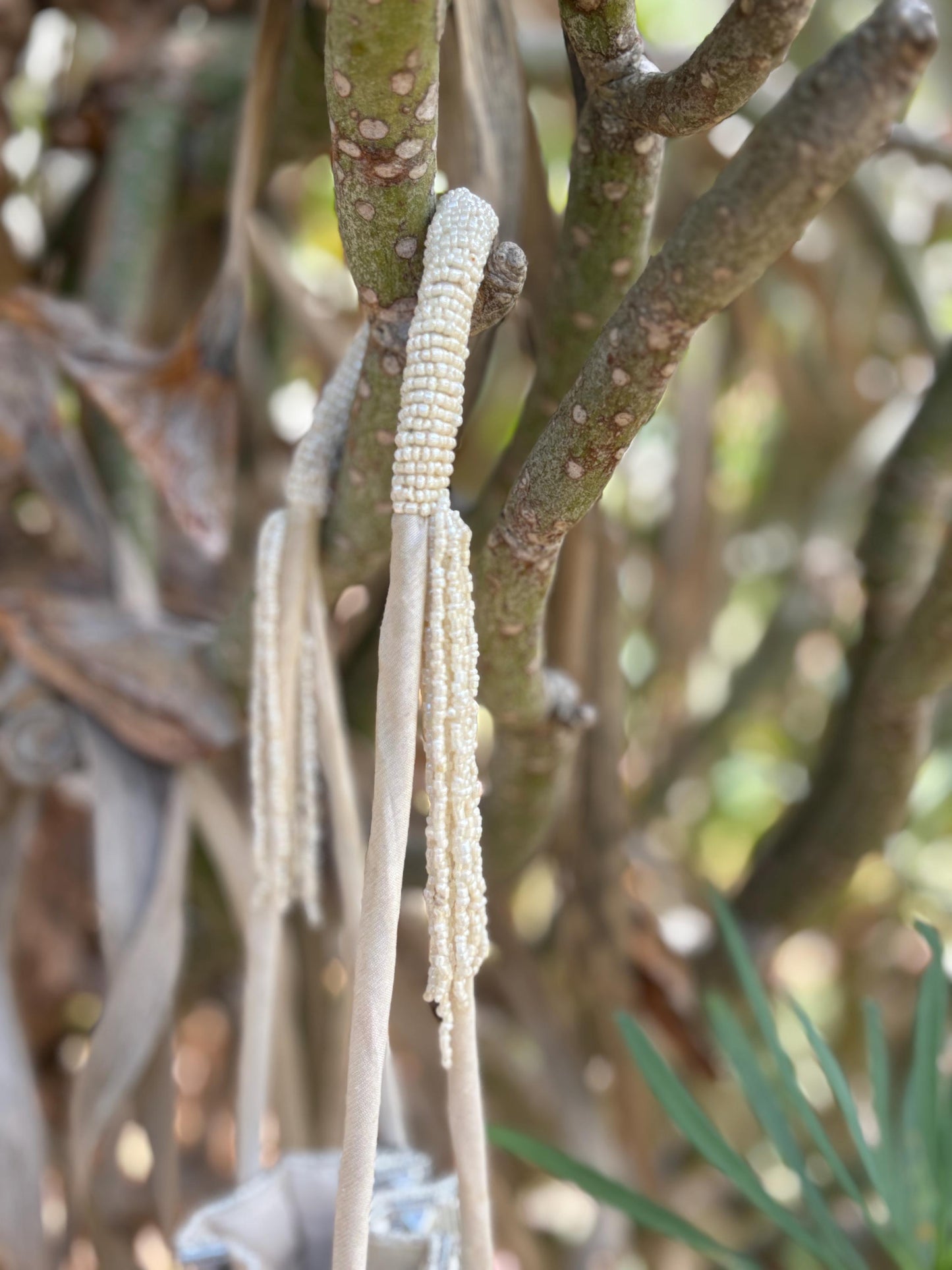 Vintage ivory beaded evening bag with sequin details and tassels – romantic 1920s-inspired drawstring pouch purse