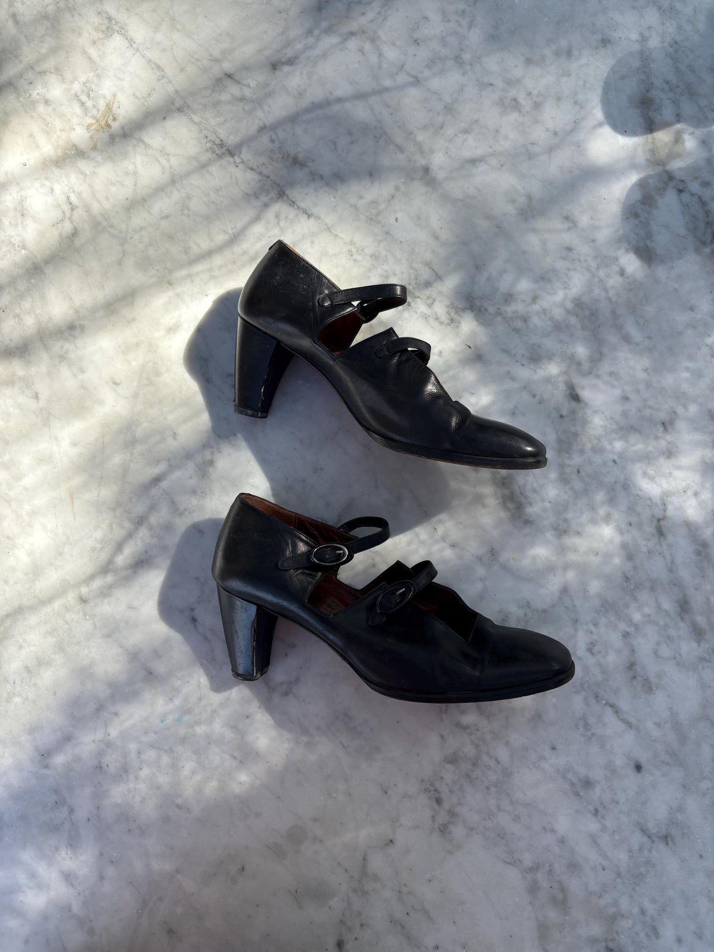 Vintage Sara Navarro black leather Mary Jane heels, 7 cm heel vintage shoes, made in Spain, 36 size, classic retro leather pumps