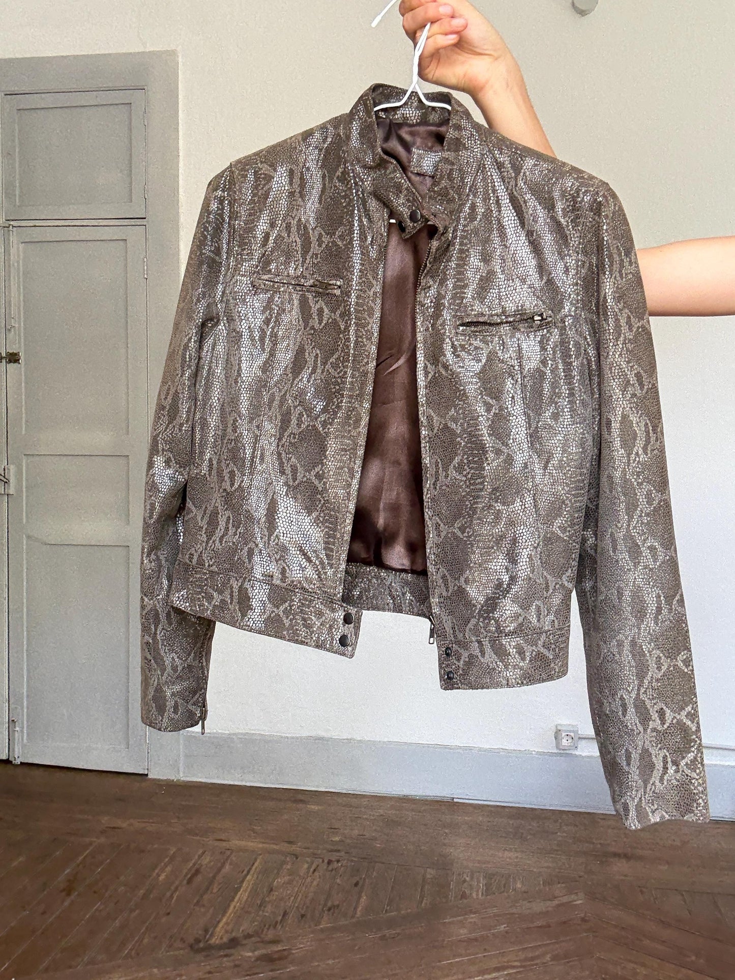 Vintage genuine leather snakeskin print woman jacket – glossy taupe biker style, size L, fits S-M oversized, Luxe aesthetic