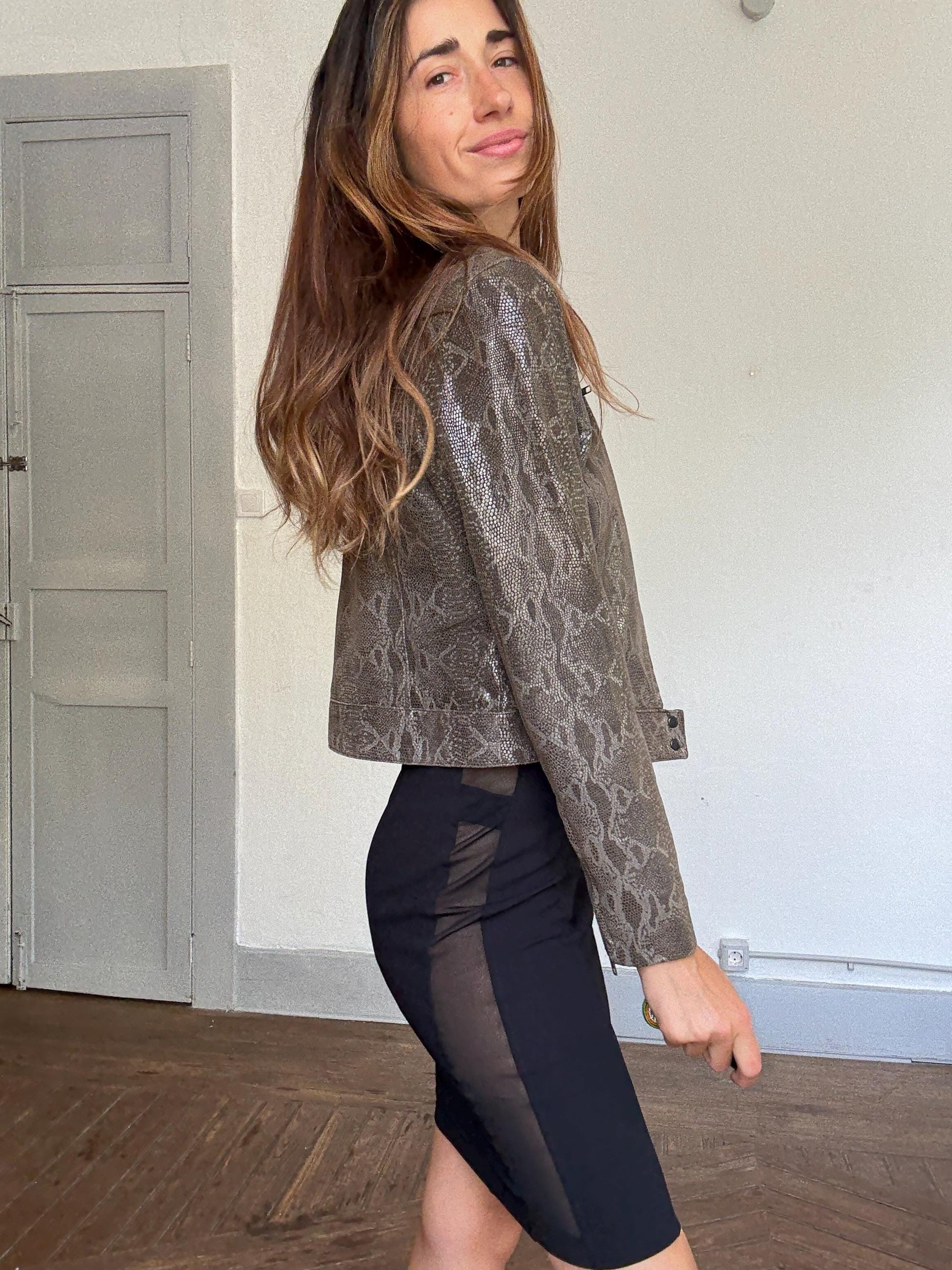 Vintage genuine leather snakeskin print woman jacket – glossy taupe biker style, size L, fits S-M oversized, Luxe aesthetic