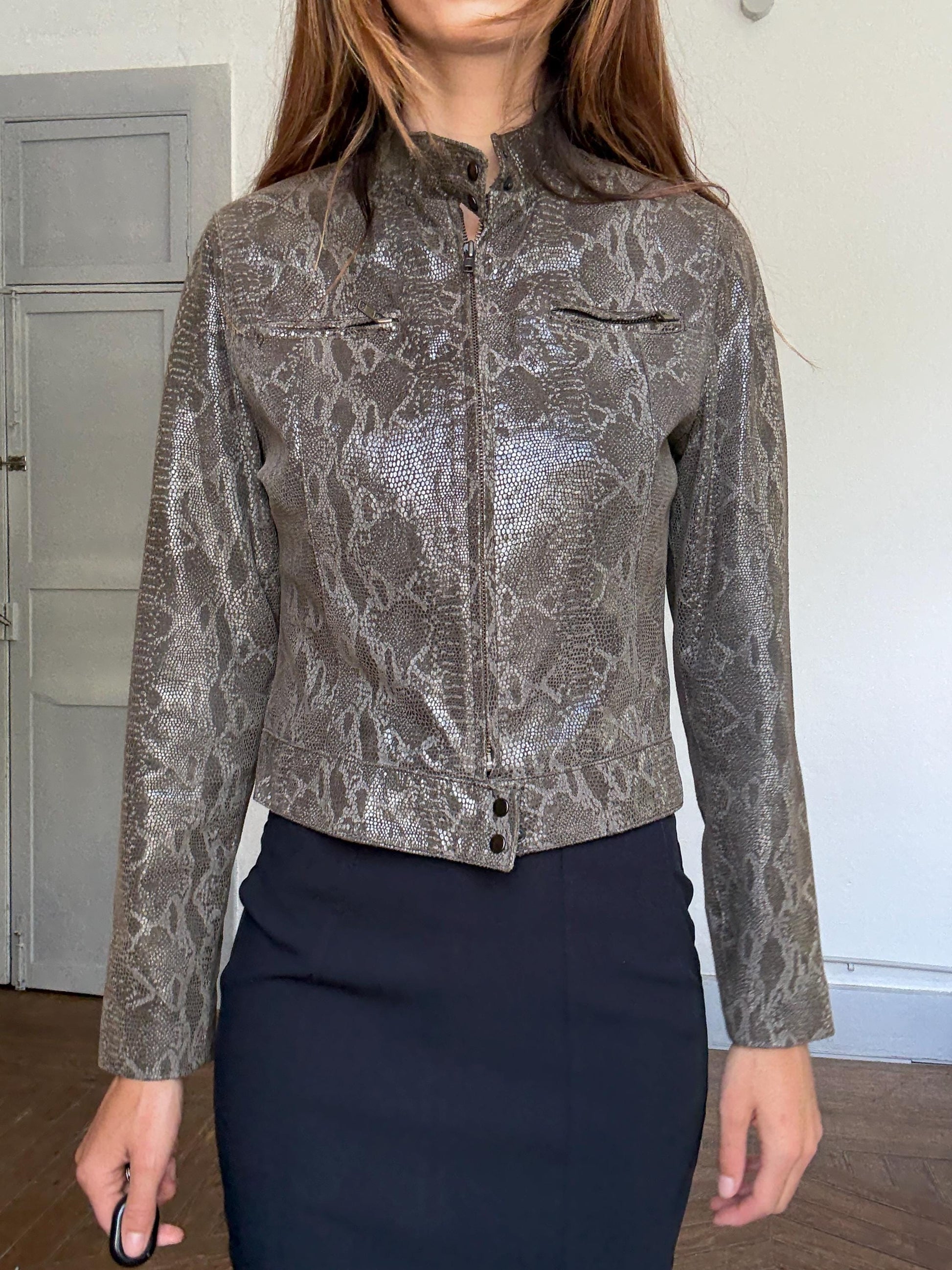 Vintage genuine leather snakeskin print woman jacket – glossy taupe biker style, size L, fits S-M oversized, Luxe aesthetic