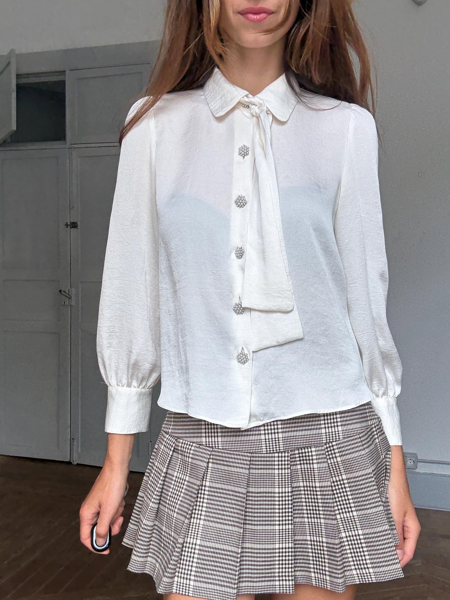 Romantic vintage-style ivory blouse with pearl buttons – sheer soft fabric, bow tie collar, Blair Waldorf vibes