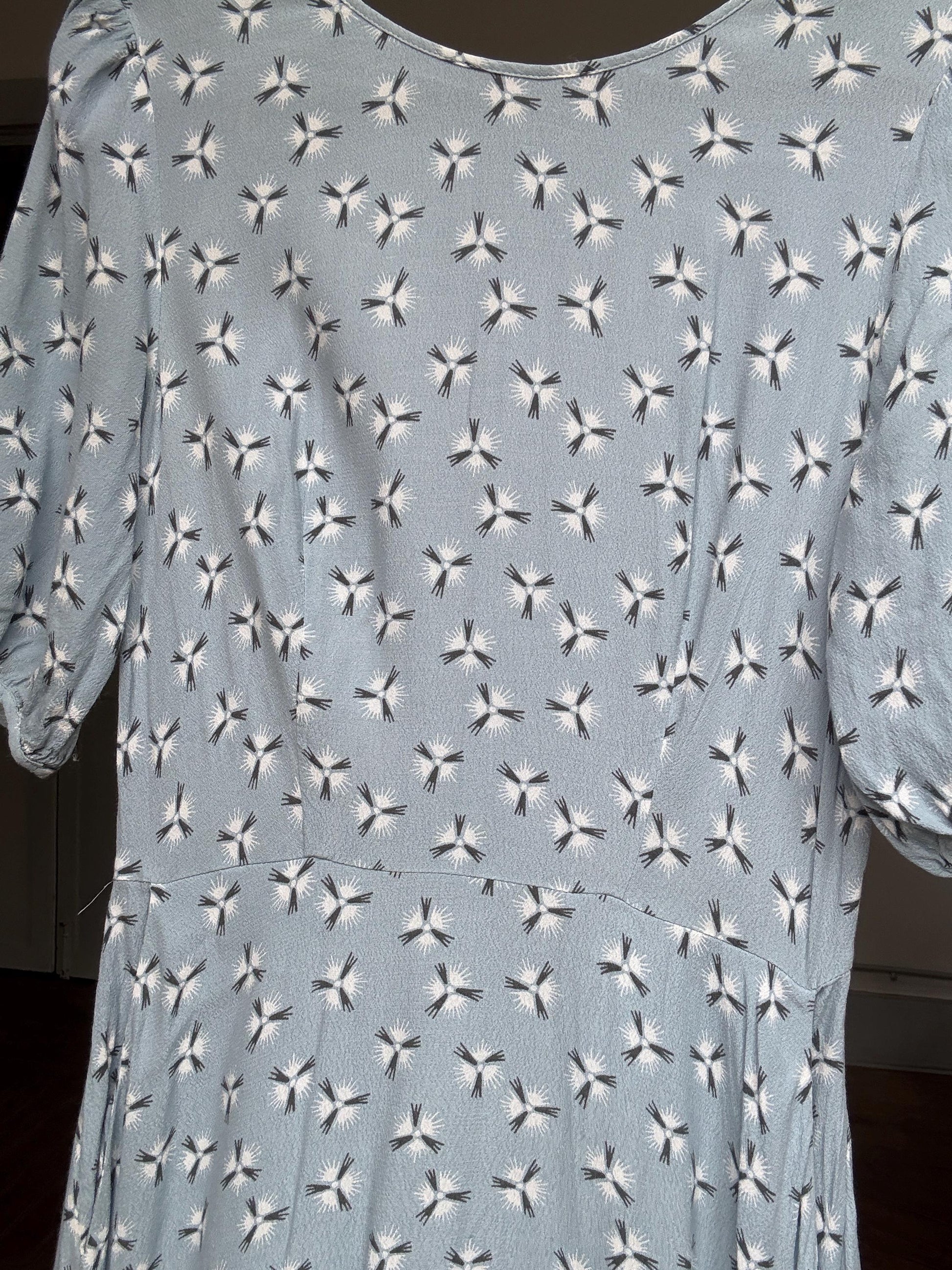 And Other Stories blue midi dress – puff sleeves, flared hem, abstract floral print, flattering waist, soft crepe, EUR 34, cottagecore chic