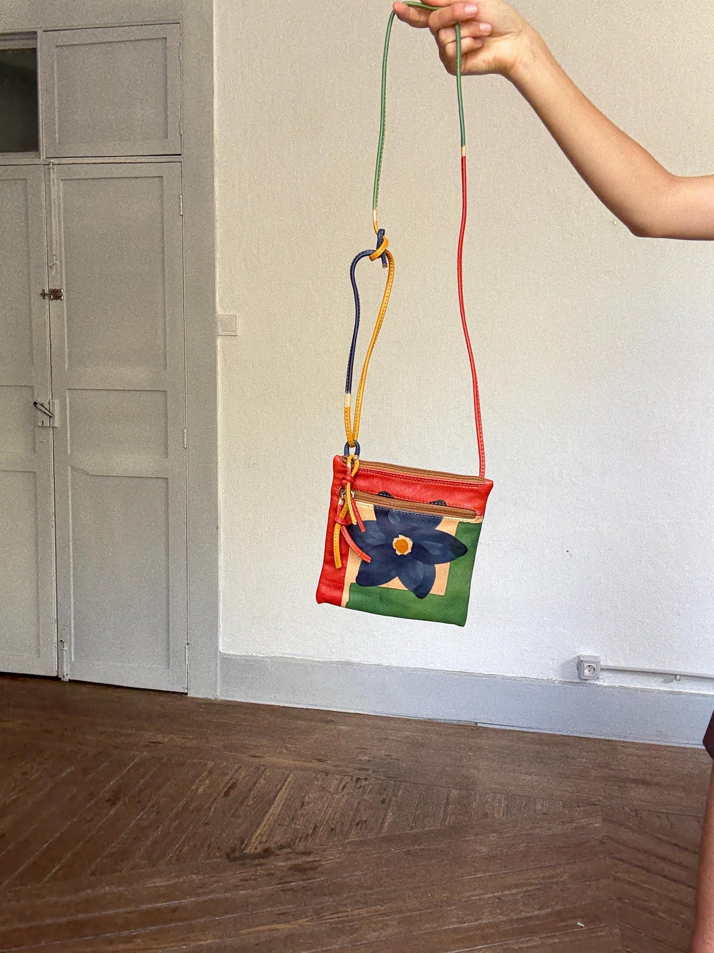 Hand-painted Italian leather crossbody by Astore Venezia – artisan made, genuine leather, compact and functional