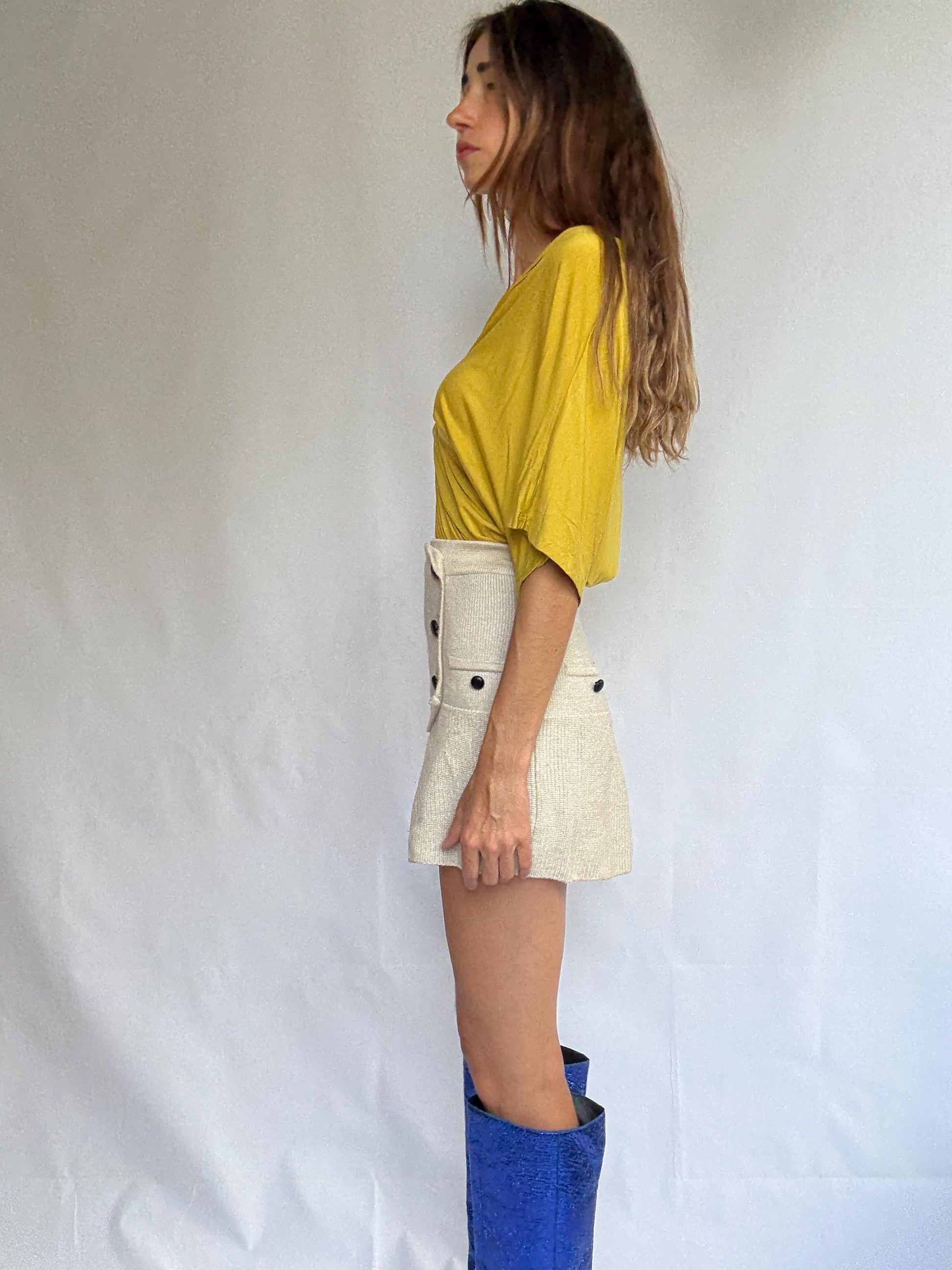 Curry yellow twist front top – Simorra Spain, stretchy soft fabric, cropped fit, v-neck blouse, flattering drape, size S