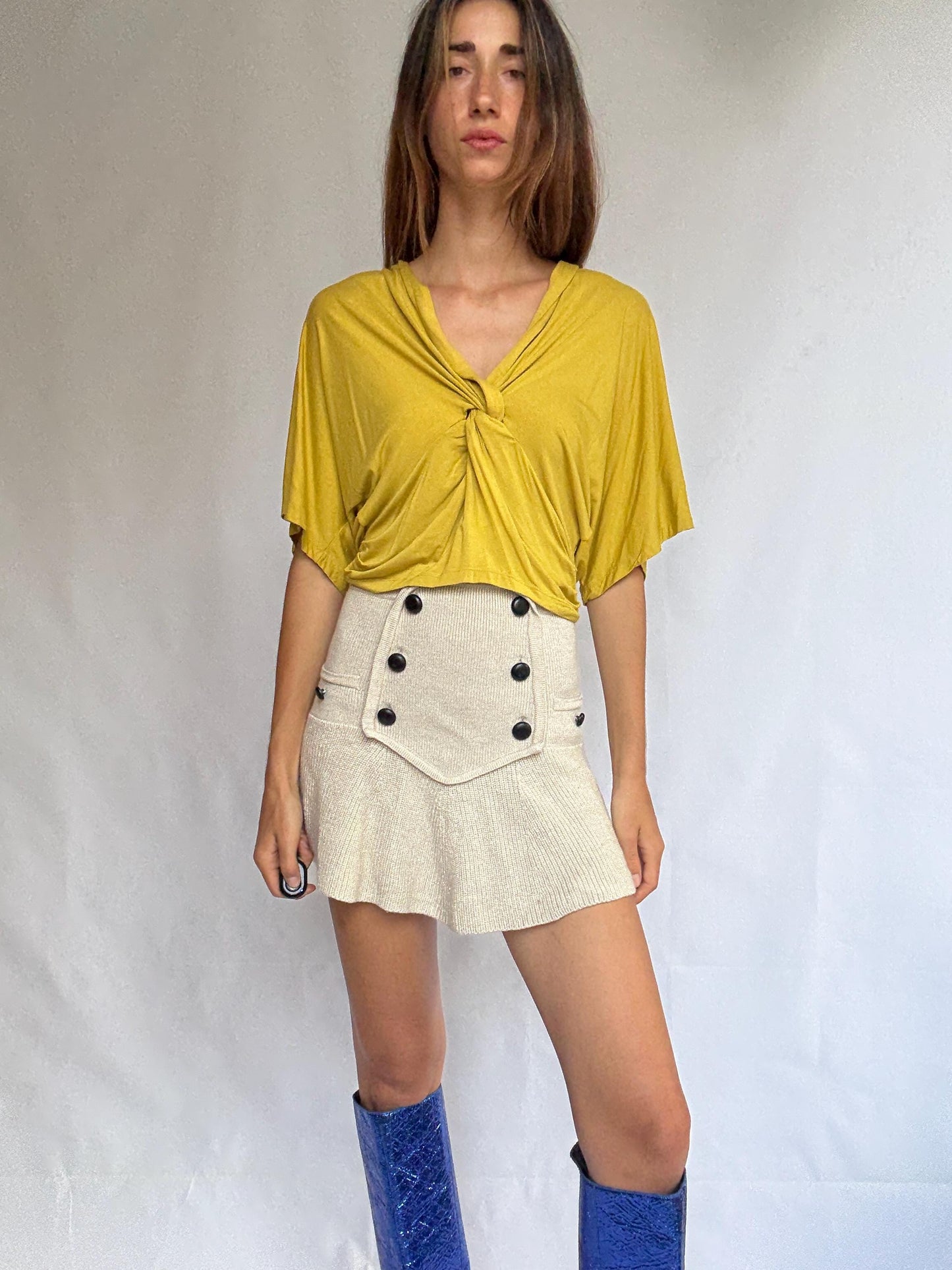 Curry yellow twist front top – Simorra Spain, stretchy soft fabric, cropped fit, v-neck blouse, flattering drape, size S