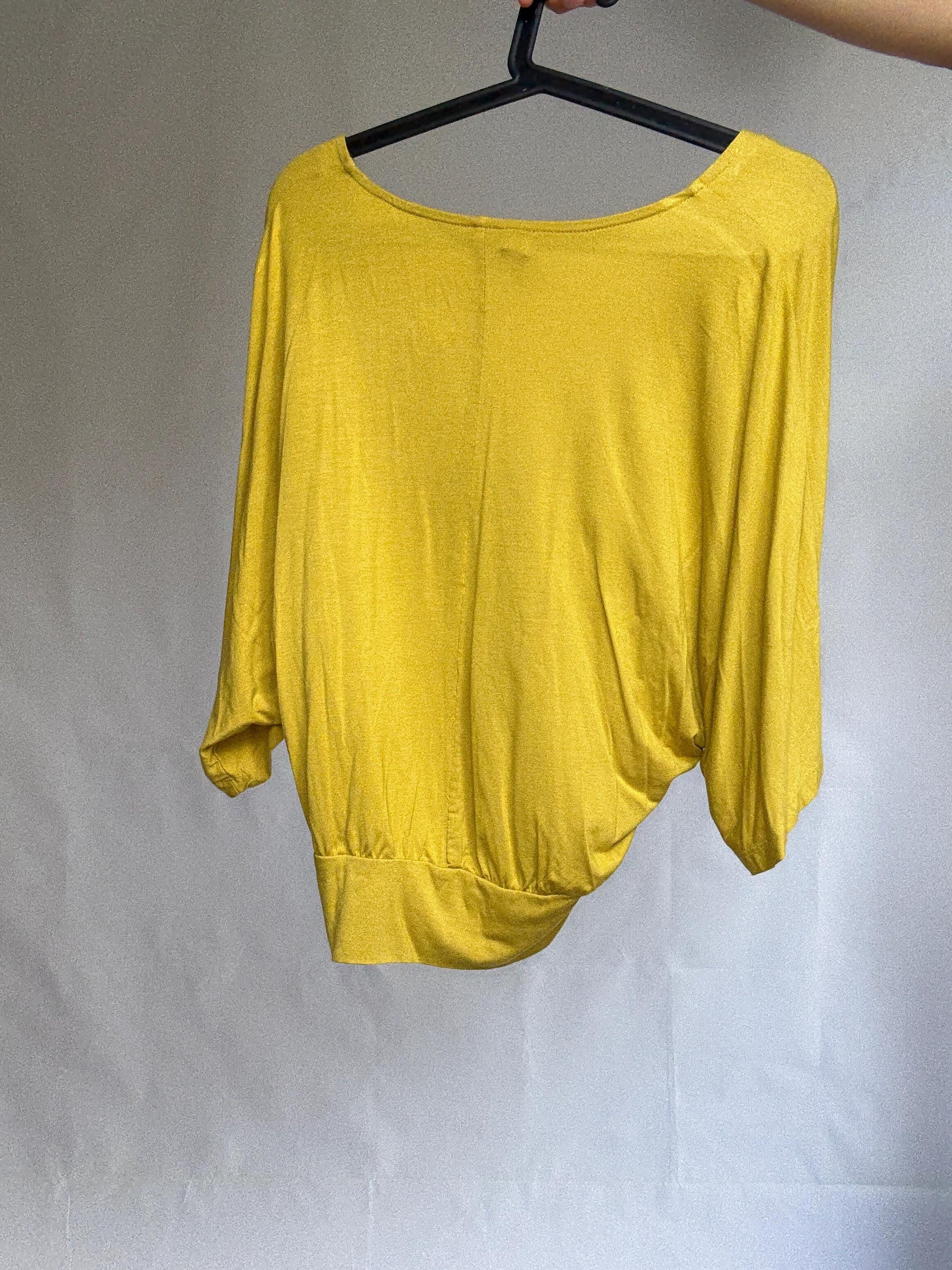 Curry yellow twist front top – Simorra Spain, stretchy soft fabric, cropped fit, v-neck blouse, flattering drape, size S