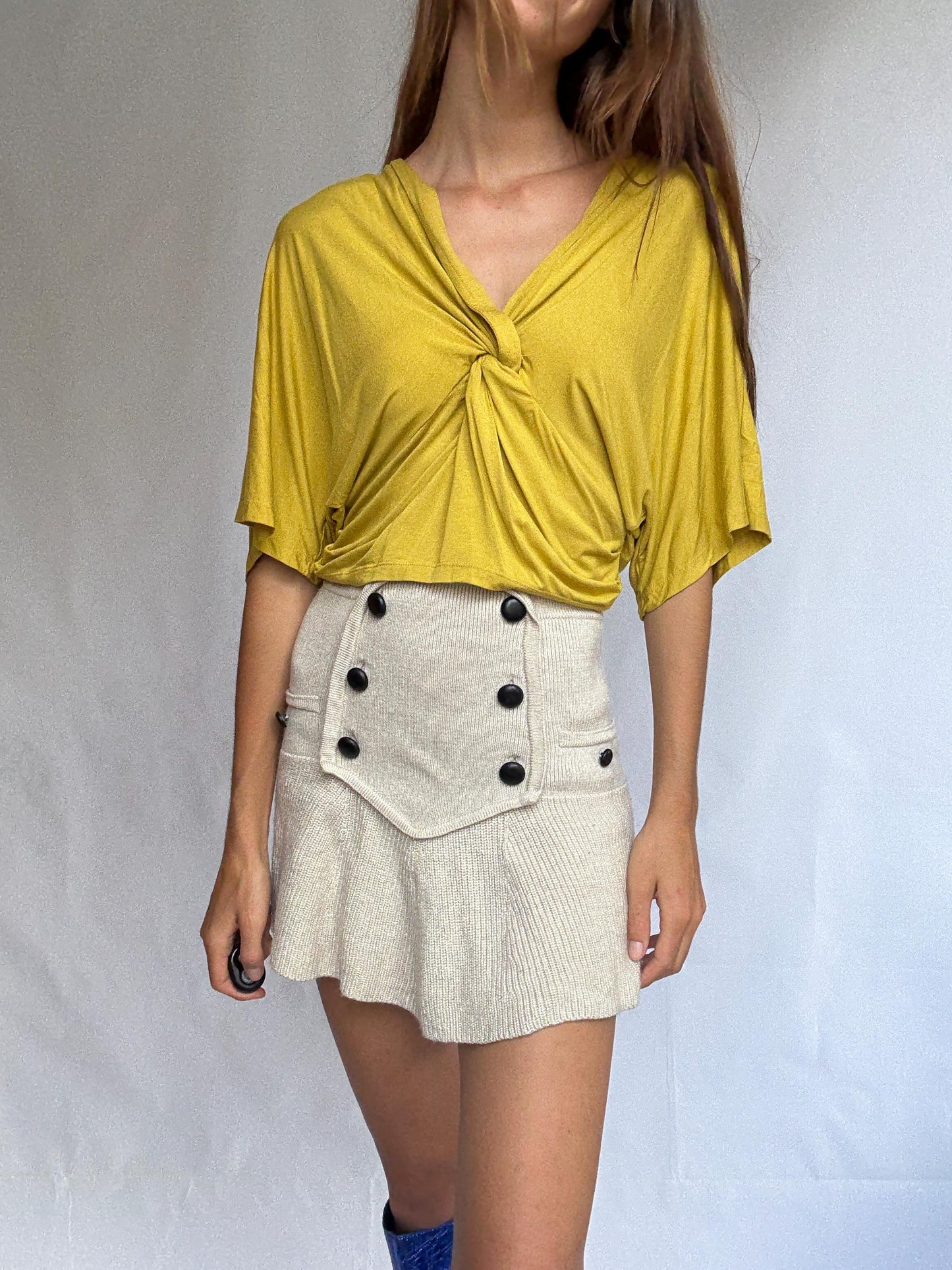 Curry yellow twist front top – Simorra Spain, stretchy soft fabric, cropped fit, v-neck blouse, flattering drape, size S