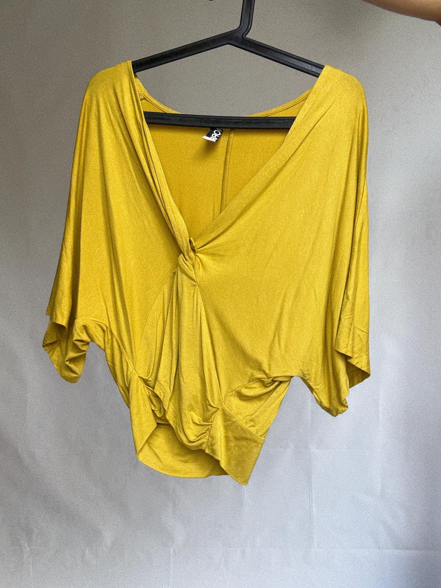 Curry yellow twist front top – Simorra Spain, stretchy soft fabric, cropped fit, v-neck blouse, flattering drape, size S