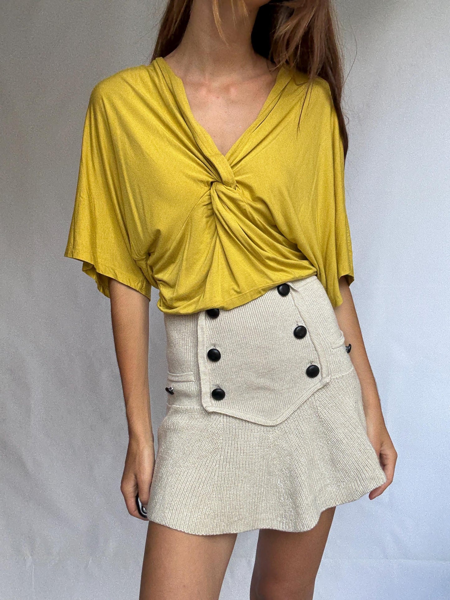 Curry yellow twist front top – Simorra Spain, stretchy soft fabric, cropped fit, v-neck blouse, flattering drape, size S