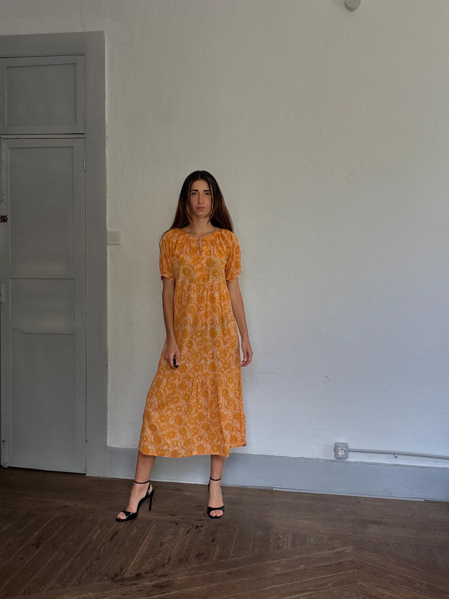 Natura floral maxi dress in 100% cotton – golden orange boho style, tiered silhouette, relaxed summer fit