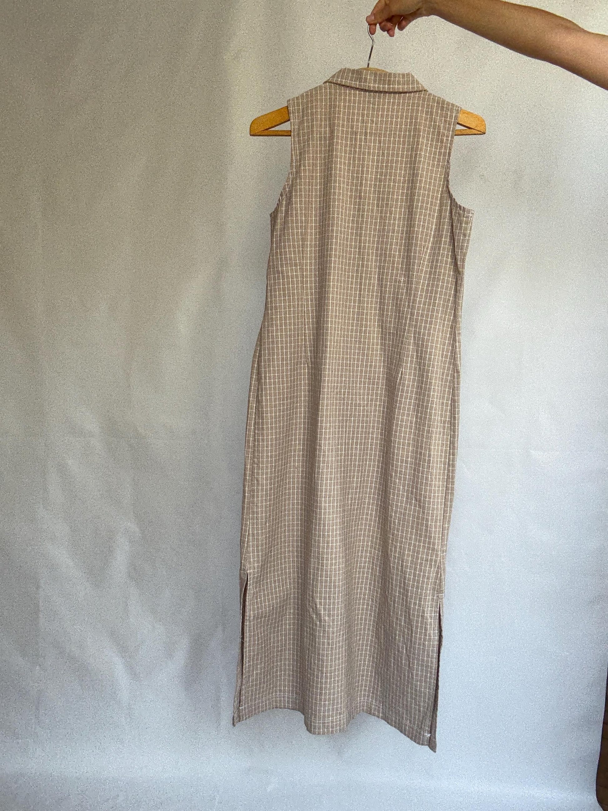 Vintage Sleeveless Button-Down Midi Dress – 100% Cotton – Made in USA – Minimalist Cottagecore, Size Medium