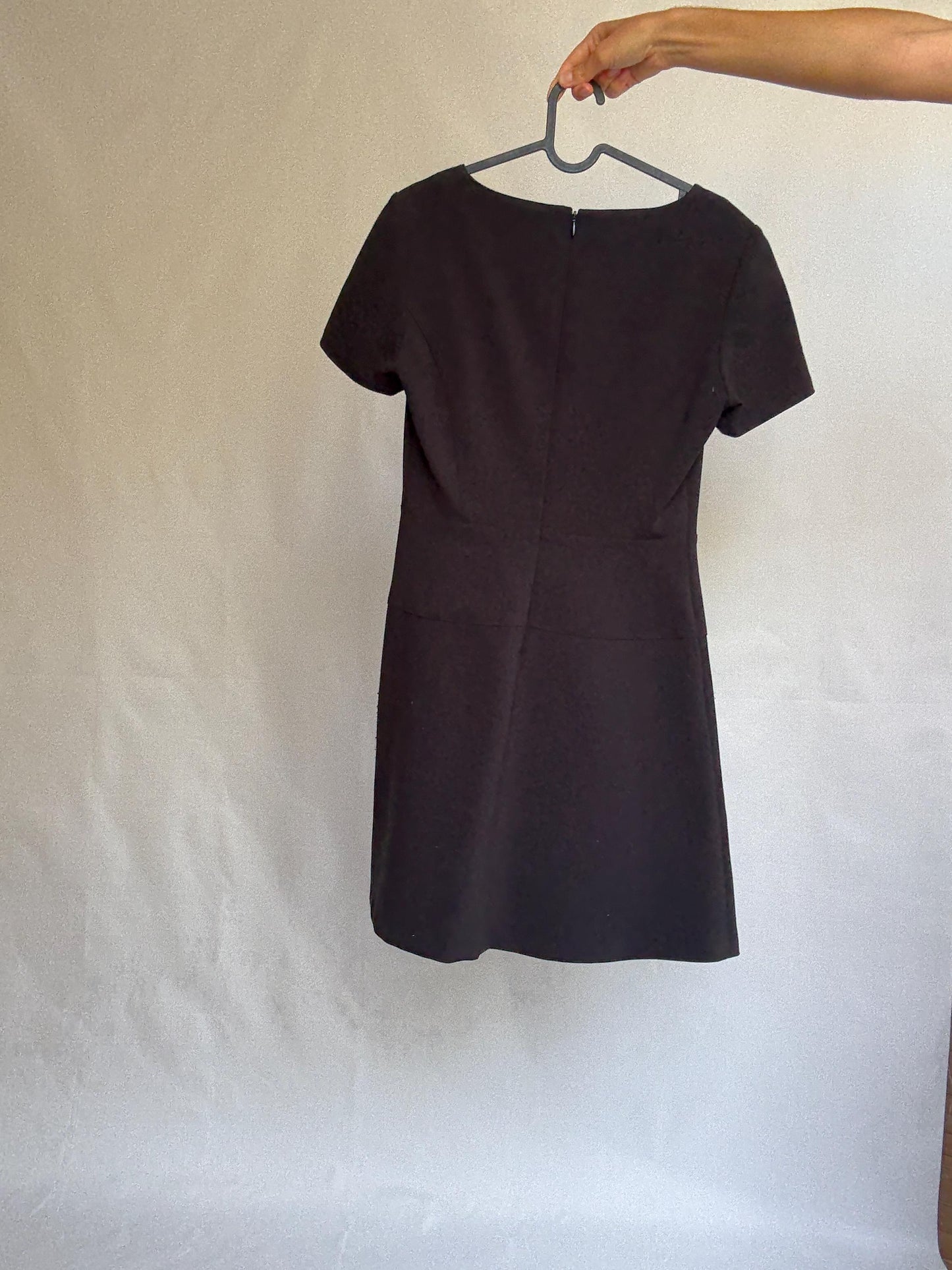 Sisley Minimalist Black Mini Dress – Soft Stretchy Fit – Size M