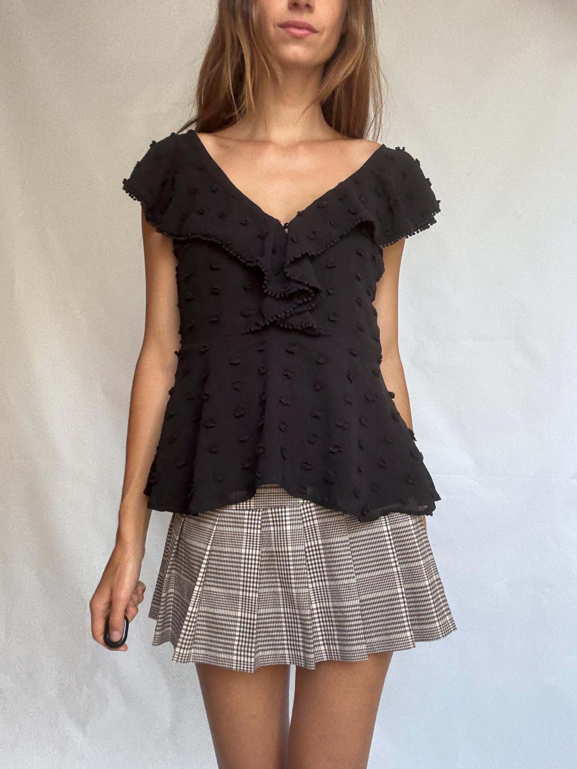 Uterqüe black blouse with ruffled back tie, textured dot fabric, romantic v-neck top with side zip, size M