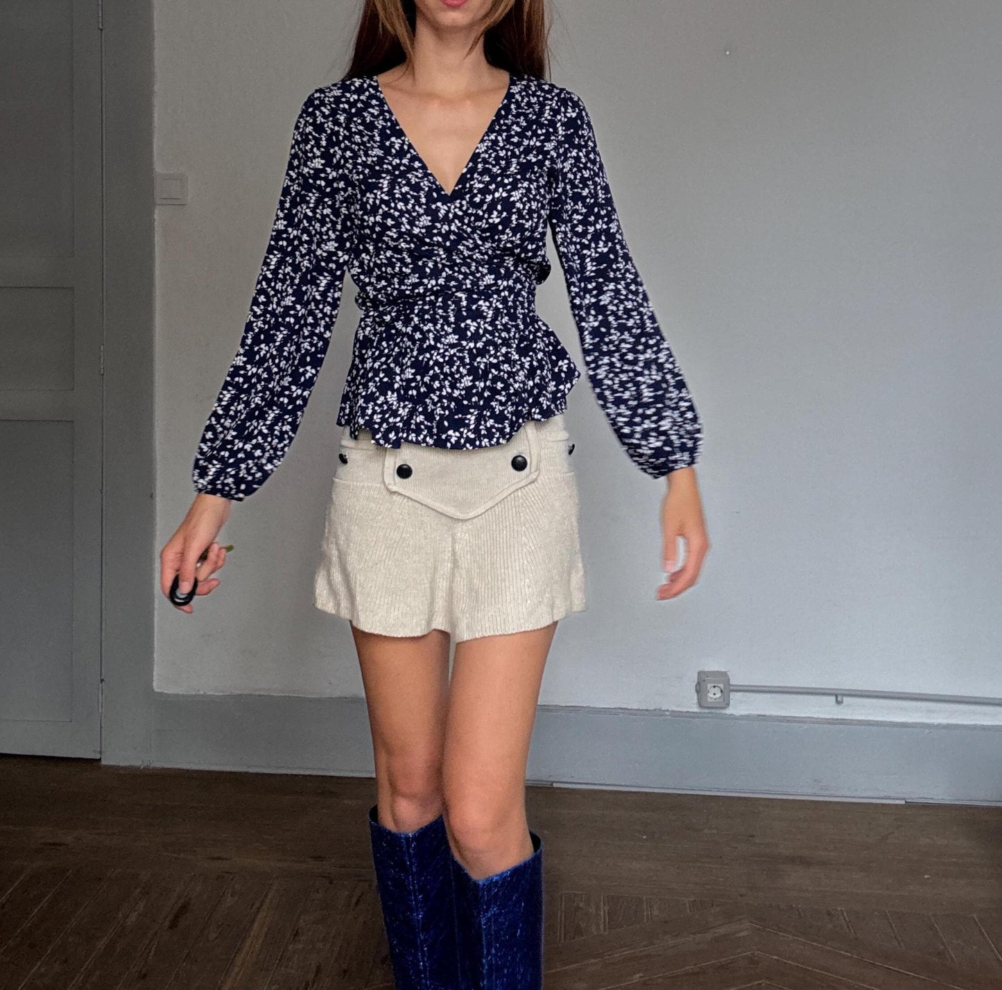 Comptoir des Cotonniers navy floral wrap blouse – v-neck, long puff sleeves, adjustable tie waist, flattering romantic silhouette