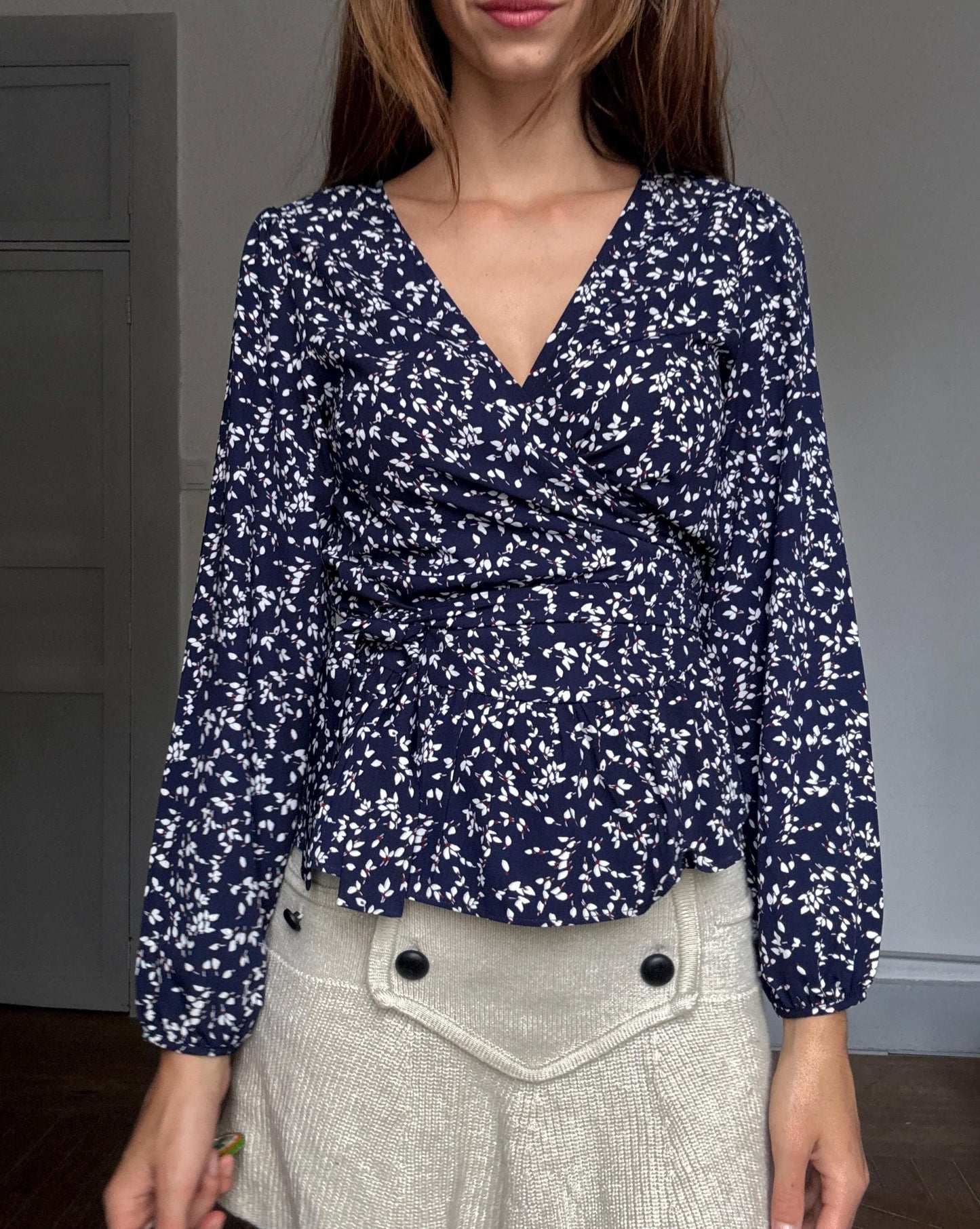 Comptoir des Cotonniers navy floral wrap blouse – v-neck, long puff sleeves, adjustable tie waist, flattering romantic silhouette