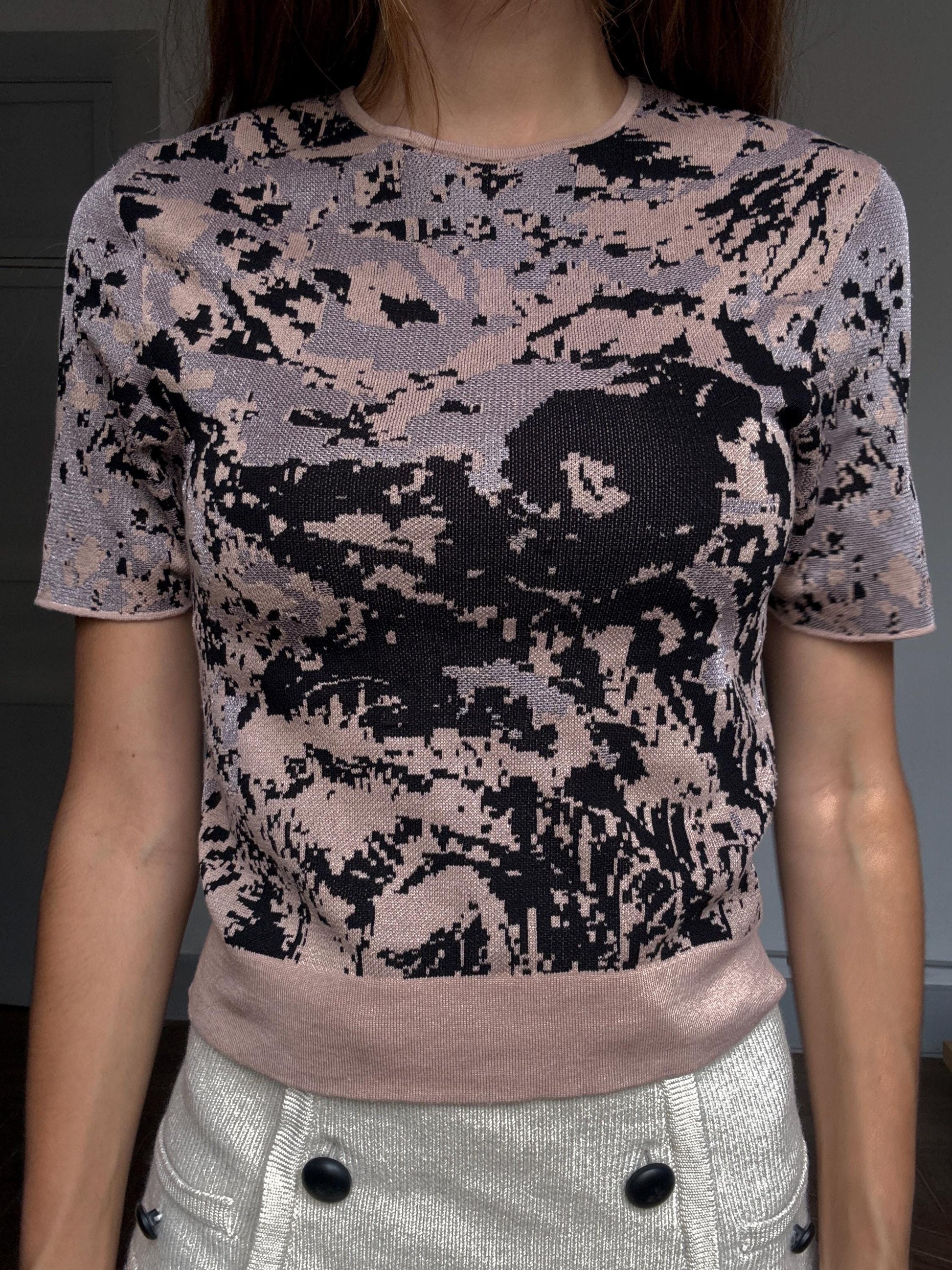COS abstract print stretch knit top – dusty rose and black palette, soft interior, fitted silhouette, contemporary style