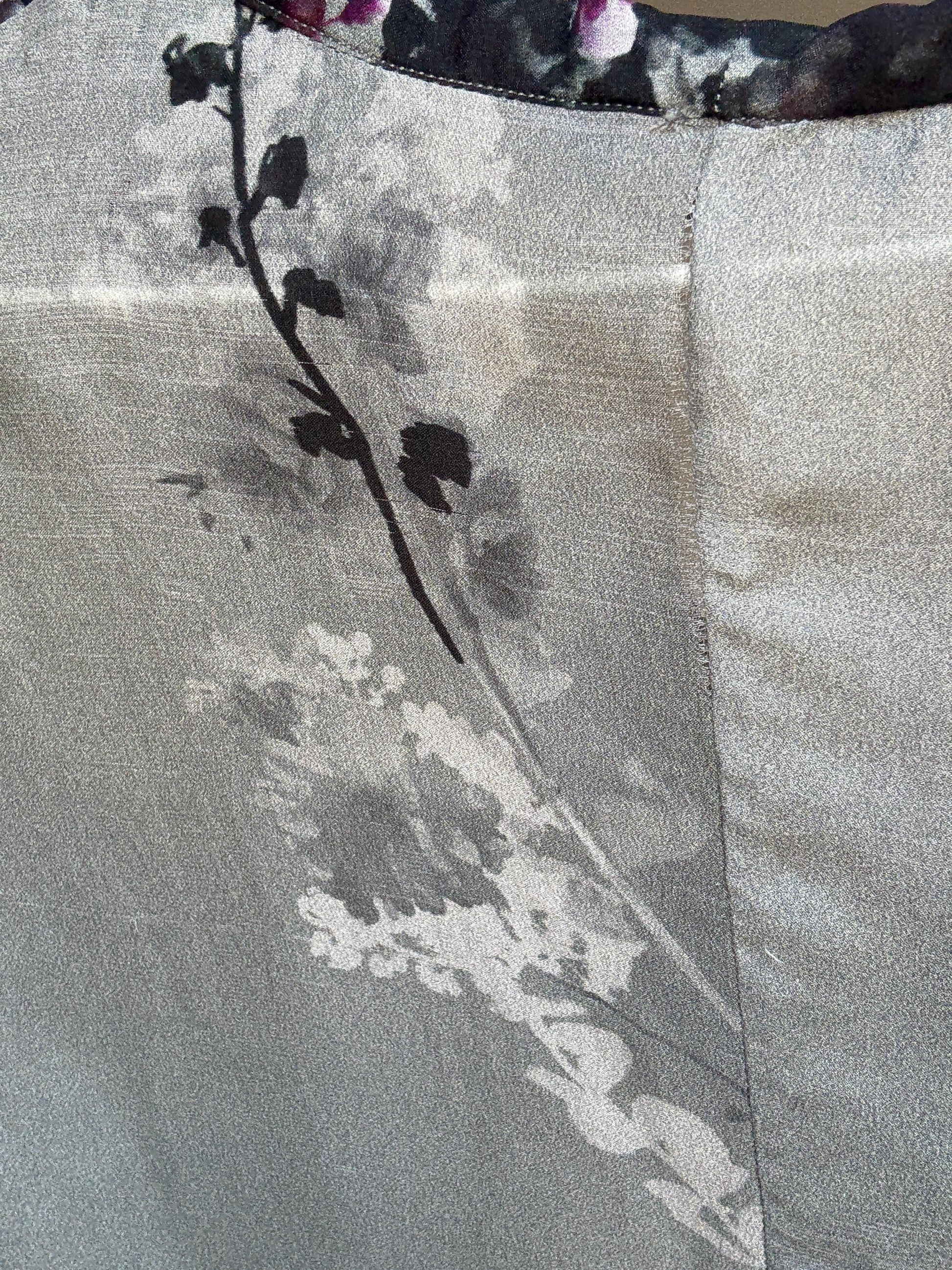 Massimo Dutti floral silk blouse – approx M, V-neck drape, short sleeve, elegant grey pink print, light damage at seams