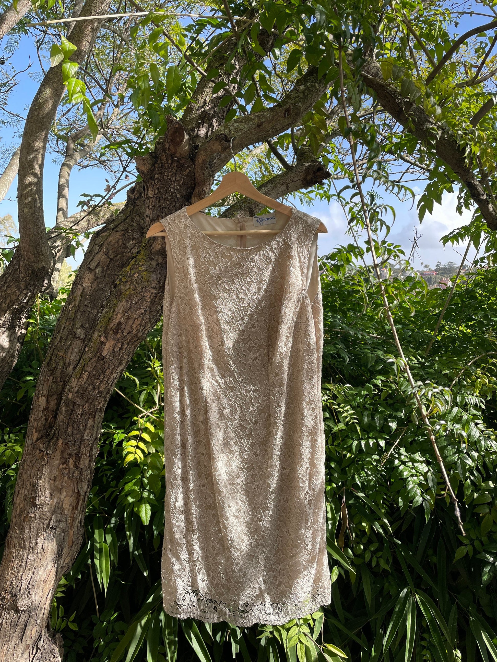 Vintage beige lace bodycon dress, Eggshell / Creme lace slip dress, M