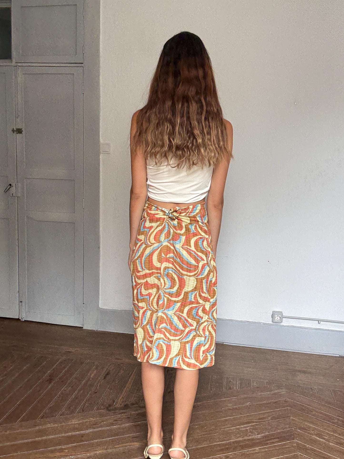 Natura vintage swirl print midi skirt – size M, 100% cotton, Y2K aesthetic, back zipper, front tie detail