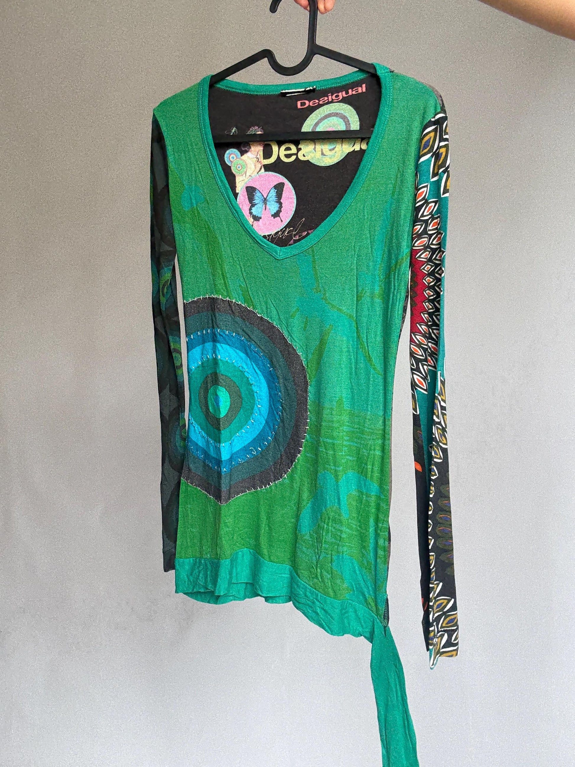 Desigual long sleeve green graphic blouse – bold print, tie waist detail – soft viscose top – no size tag, fits like XS–S