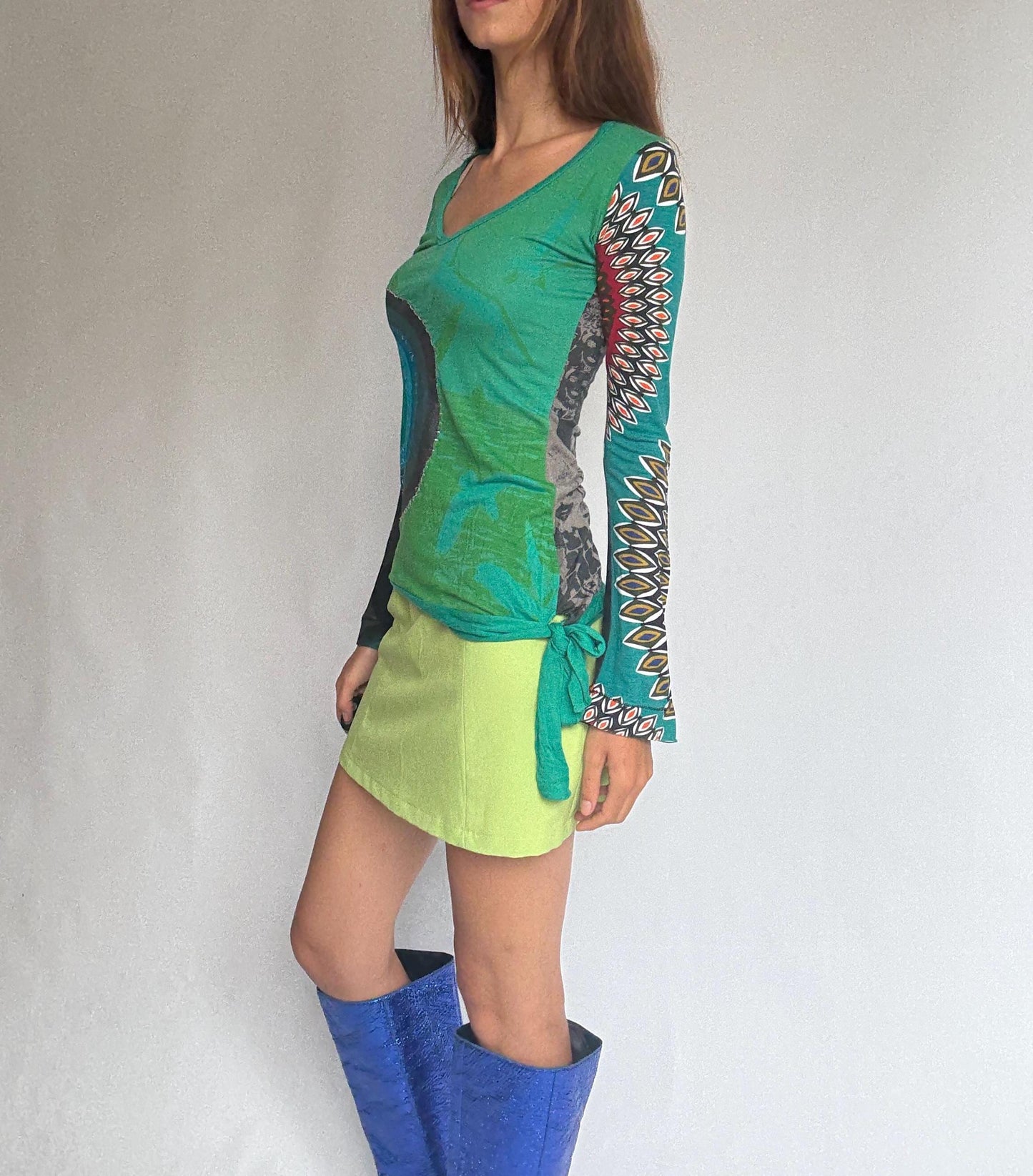 Desigual long sleeve green graphic blouse – bold print, tie waist detail – soft viscose top – no size tag, fits like XS–S