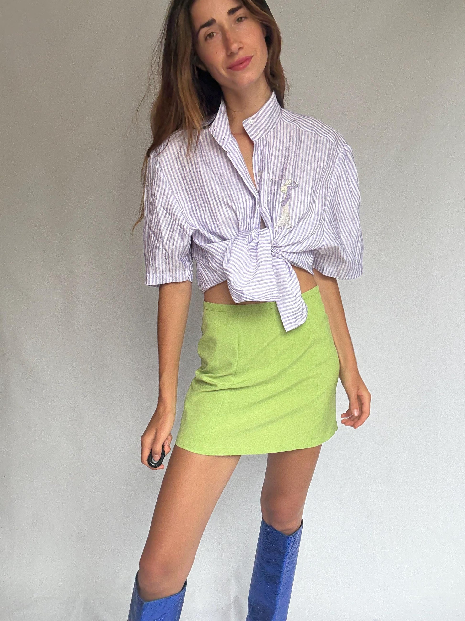 Striped short sleeve blouse with hand embroidery – size 44 – button-up shirt with unique stitched detail – feels synthetic