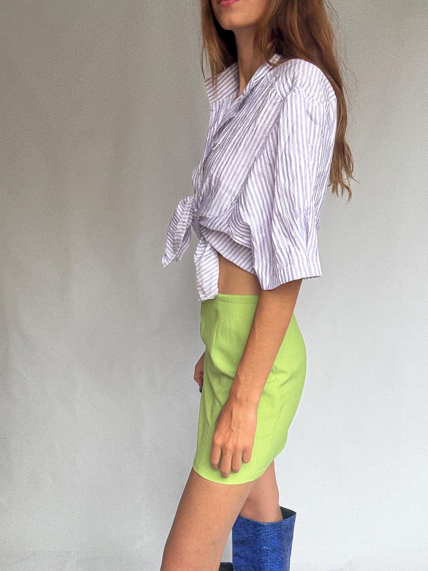 Striped short sleeve blouse with hand embroidery – size 44 – button-up shirt with unique stitched detail – feels synthetic