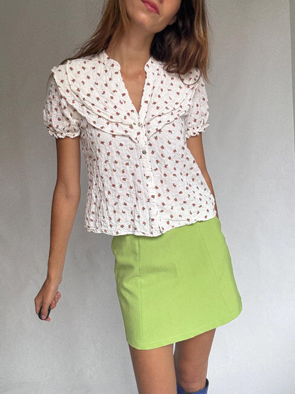 Vintage Floral Cotton Blouse With Ruffled Collar — detail