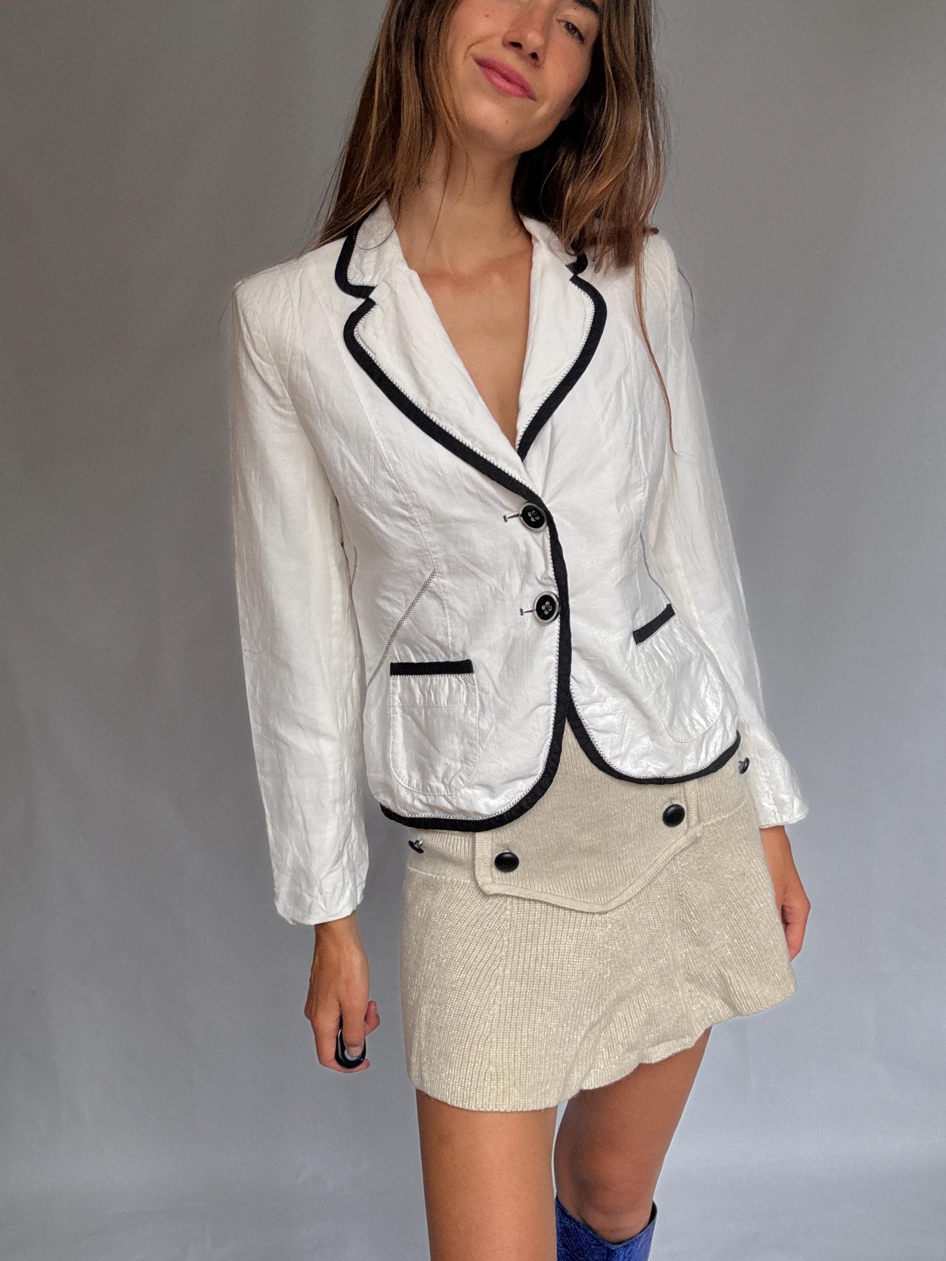 Vintage White Blazer With Black Trim — fabric close-up