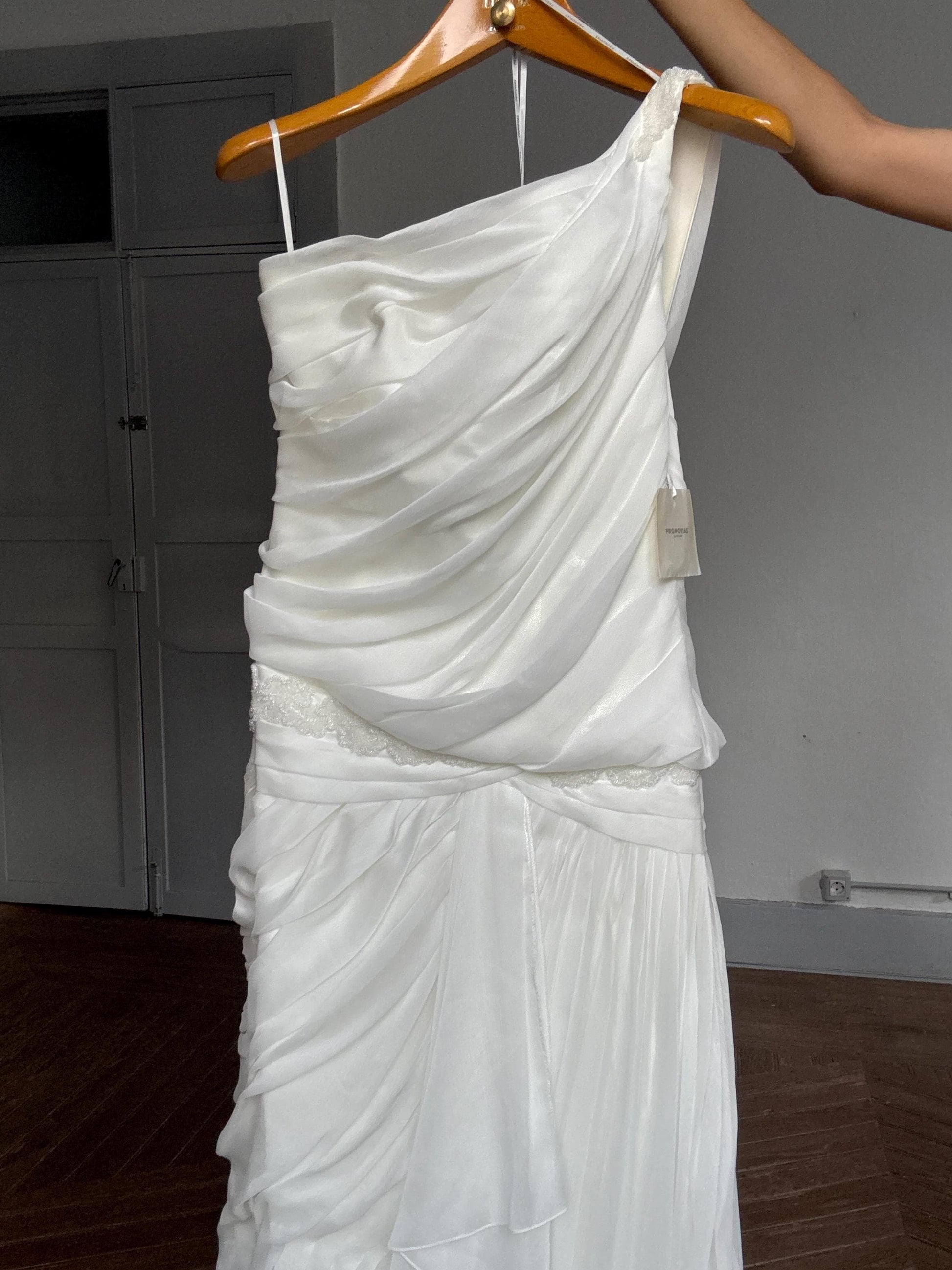 Pronovias One Shoulder Wedding Dress – Greek goddess bridal gown, draped satin maxi dress UK 12 D38, bridal 2000s red carpet vibe