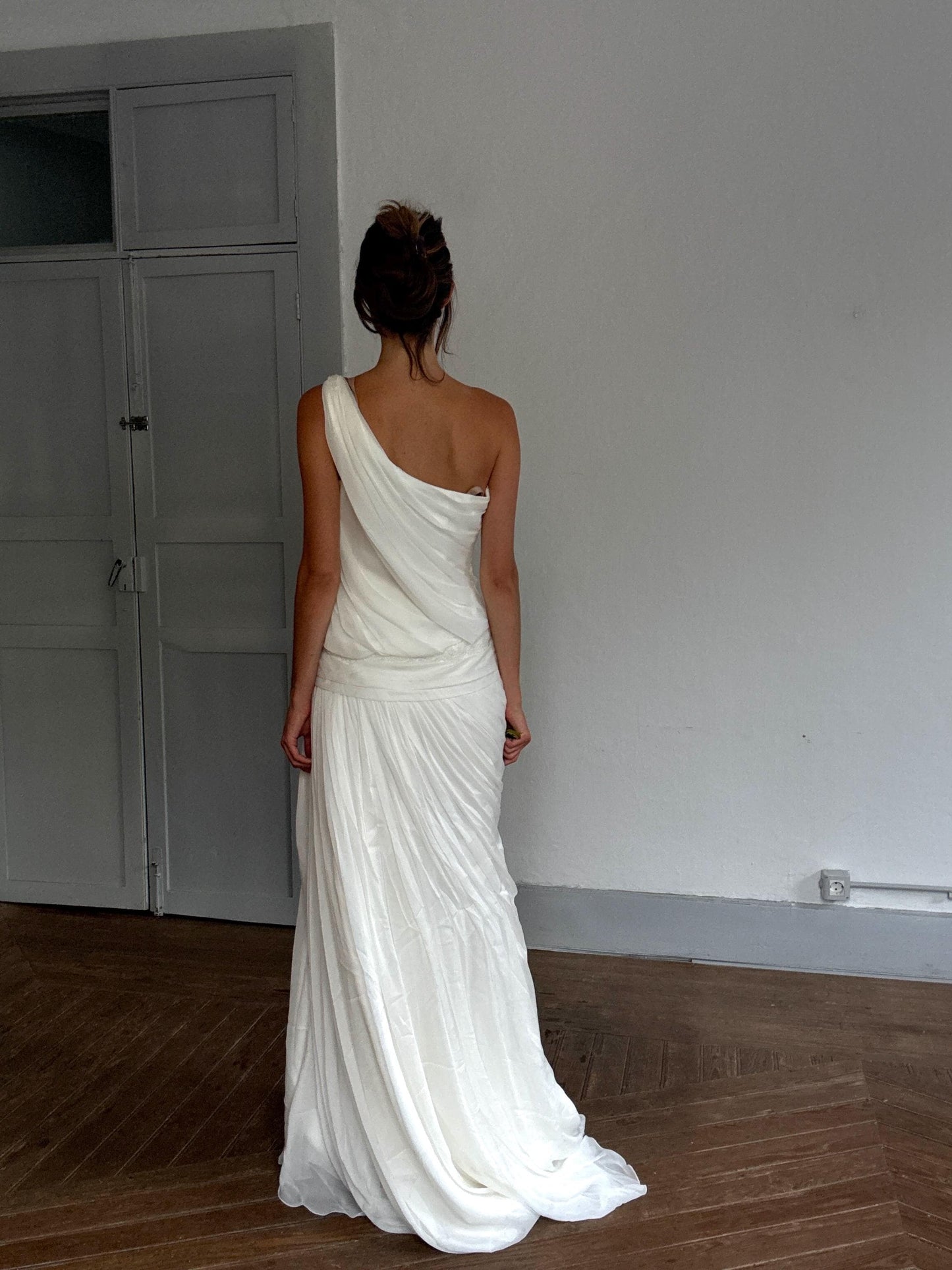 Pronovias One Shoulder Wedding Dress – Greek goddess bridal gown, draped satin maxi dress UK 12 D38, bridal 2000s red carpet vibe