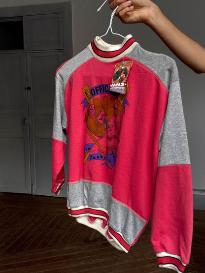 Vintage 80s New York Yankees Sweatshirt — fabric close-up