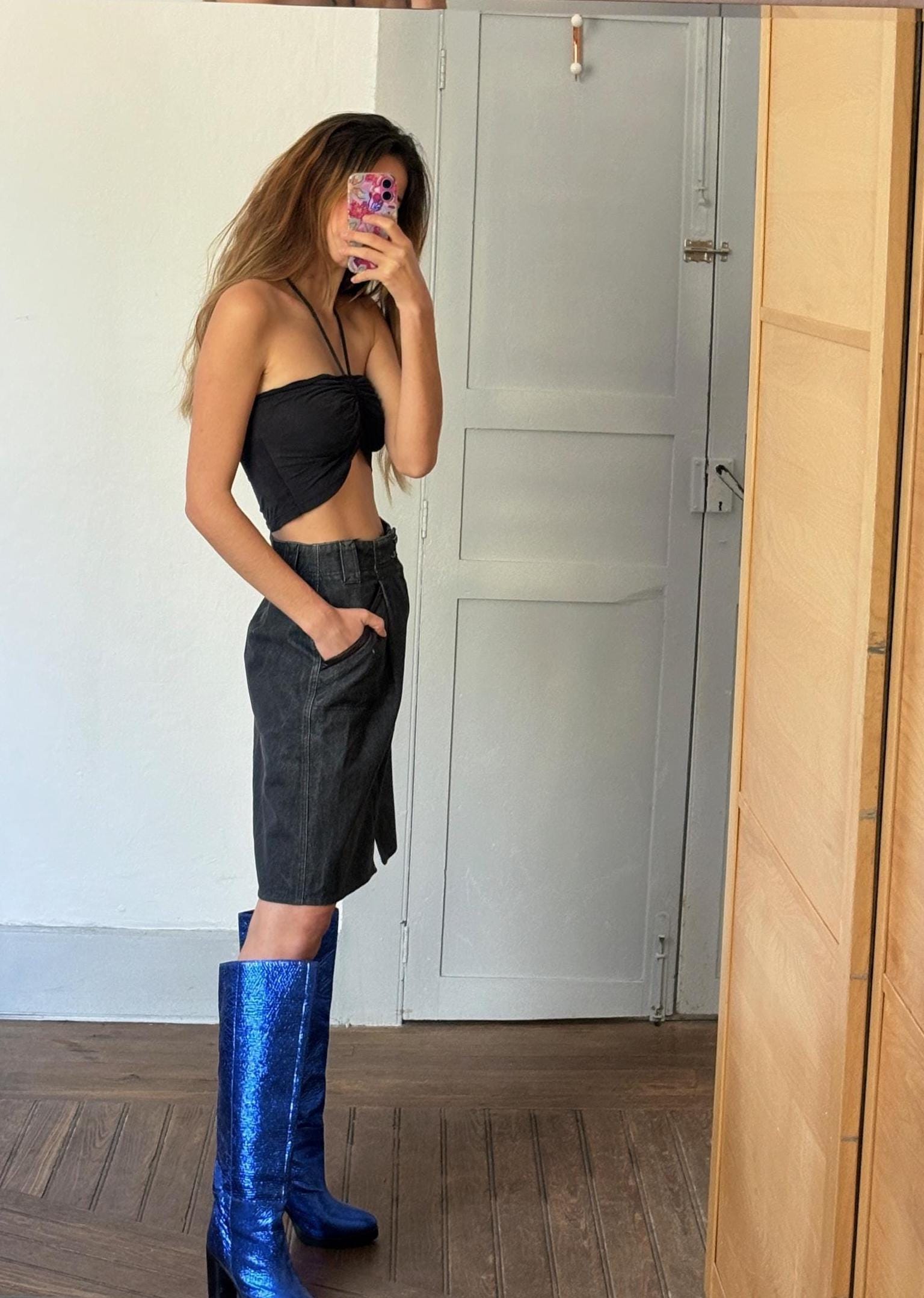 Vintage Italian Denim Midi Skirt – High Waist ’90s Grunge Vibes