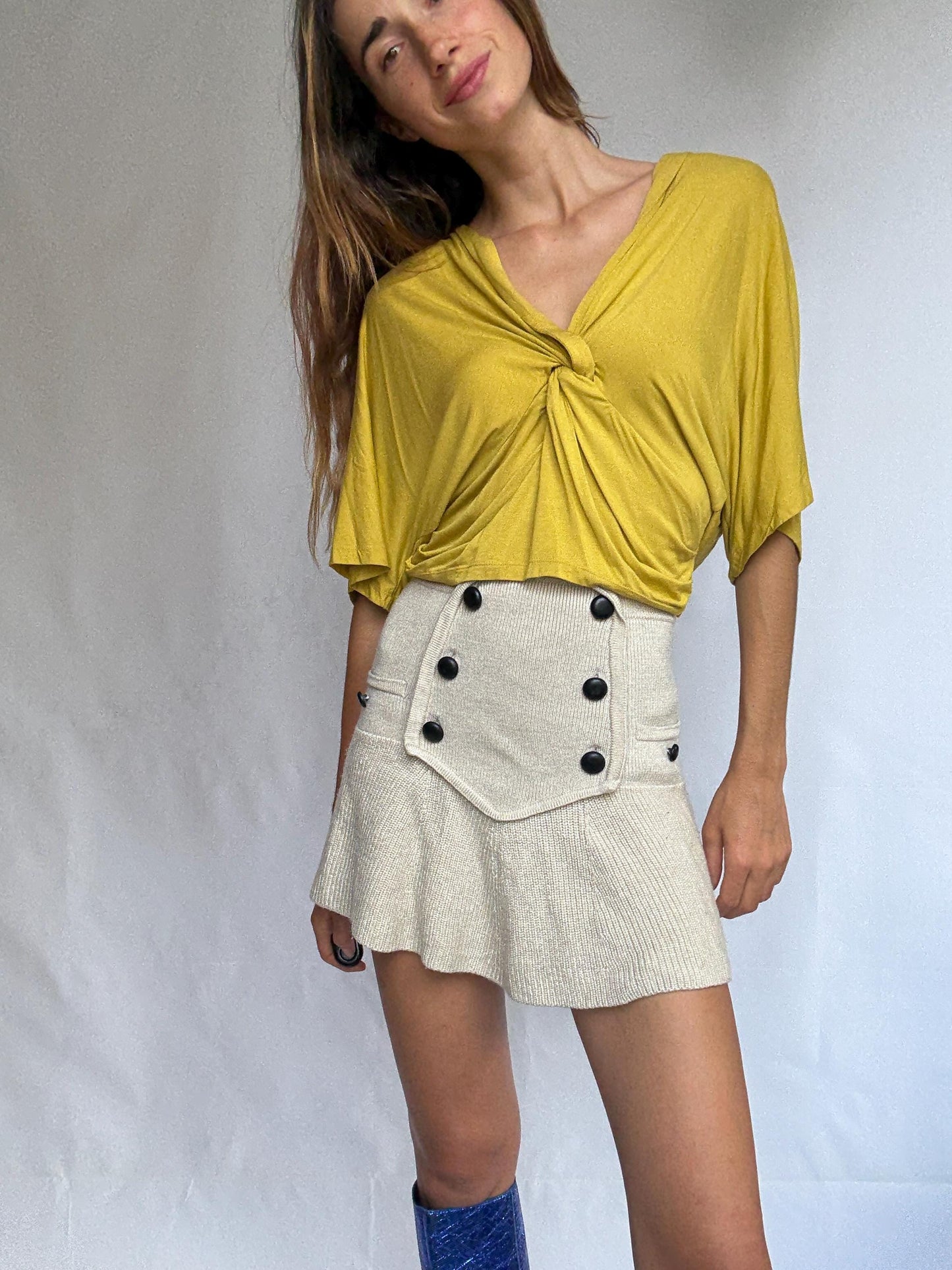 Curry yellow twist front top – Simorra Spain, stretchy soft fabric, cropped fit, v-neck blouse, flattering drape, size S