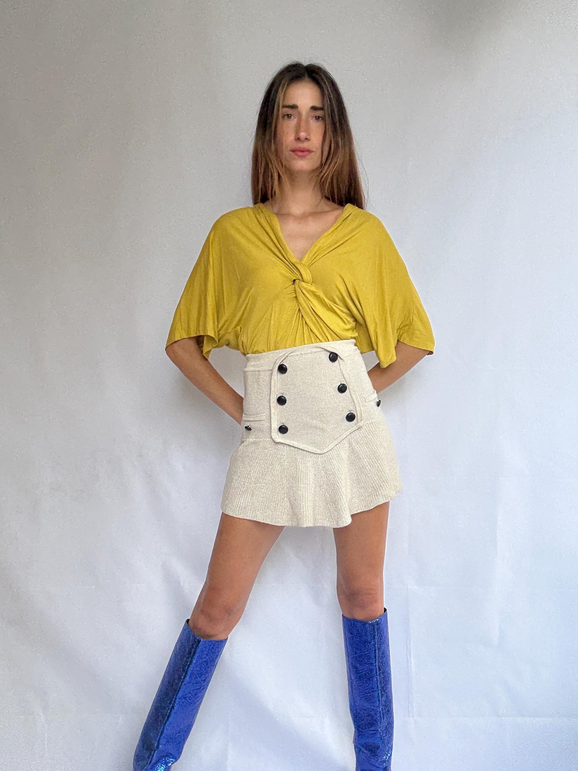 Curry yellow twist front top – Simorra Spain, stretchy soft fabric, cropped fit, v-neck blouse, flattering drape, size S