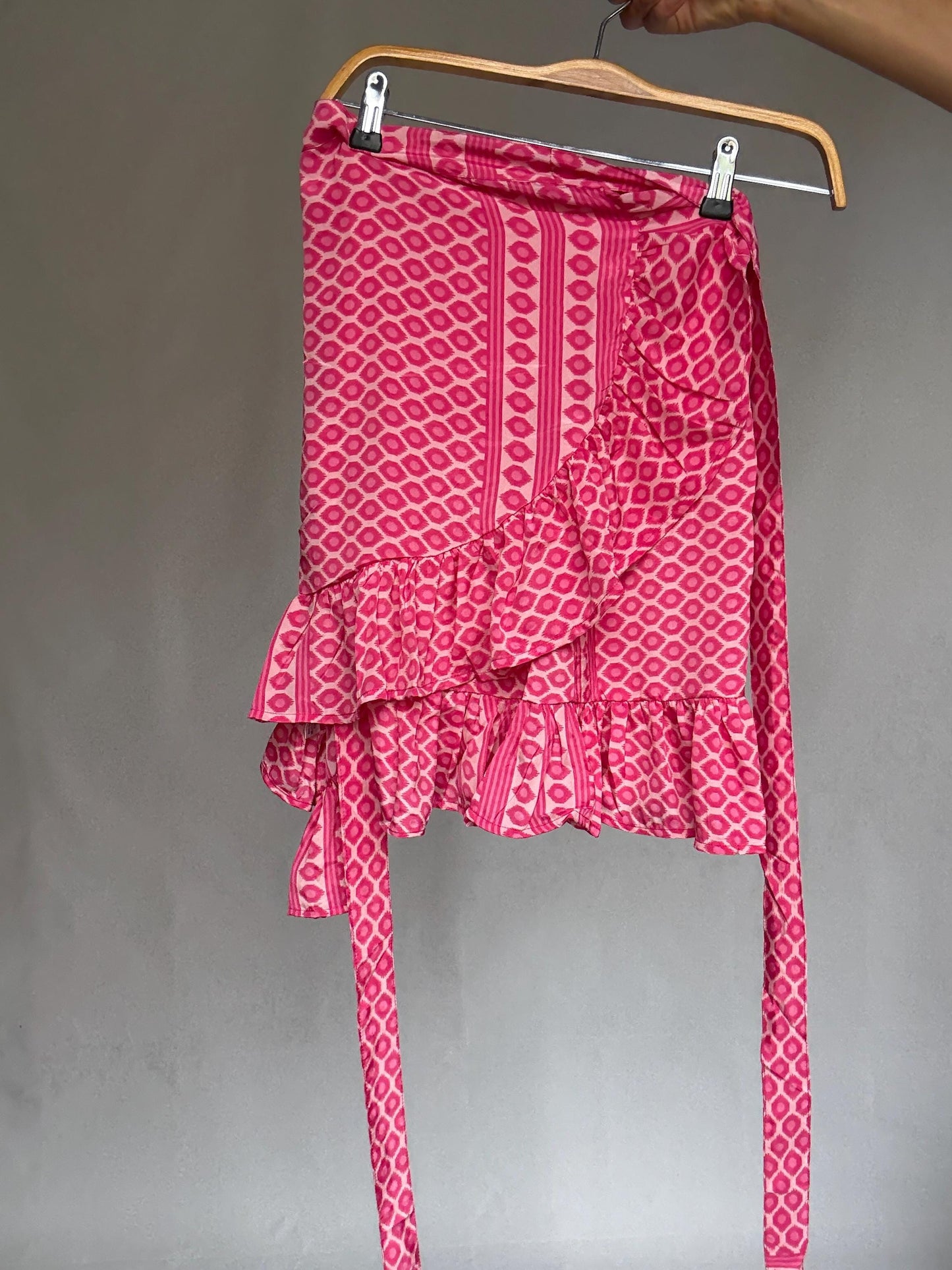 Pink Silk Ruffle Wrap Skirt – Sindia NWT, Size S–L Adjustable, Festival Boho Summer Vibes, Lightweight Vibrant Print, Cottagecore Beach