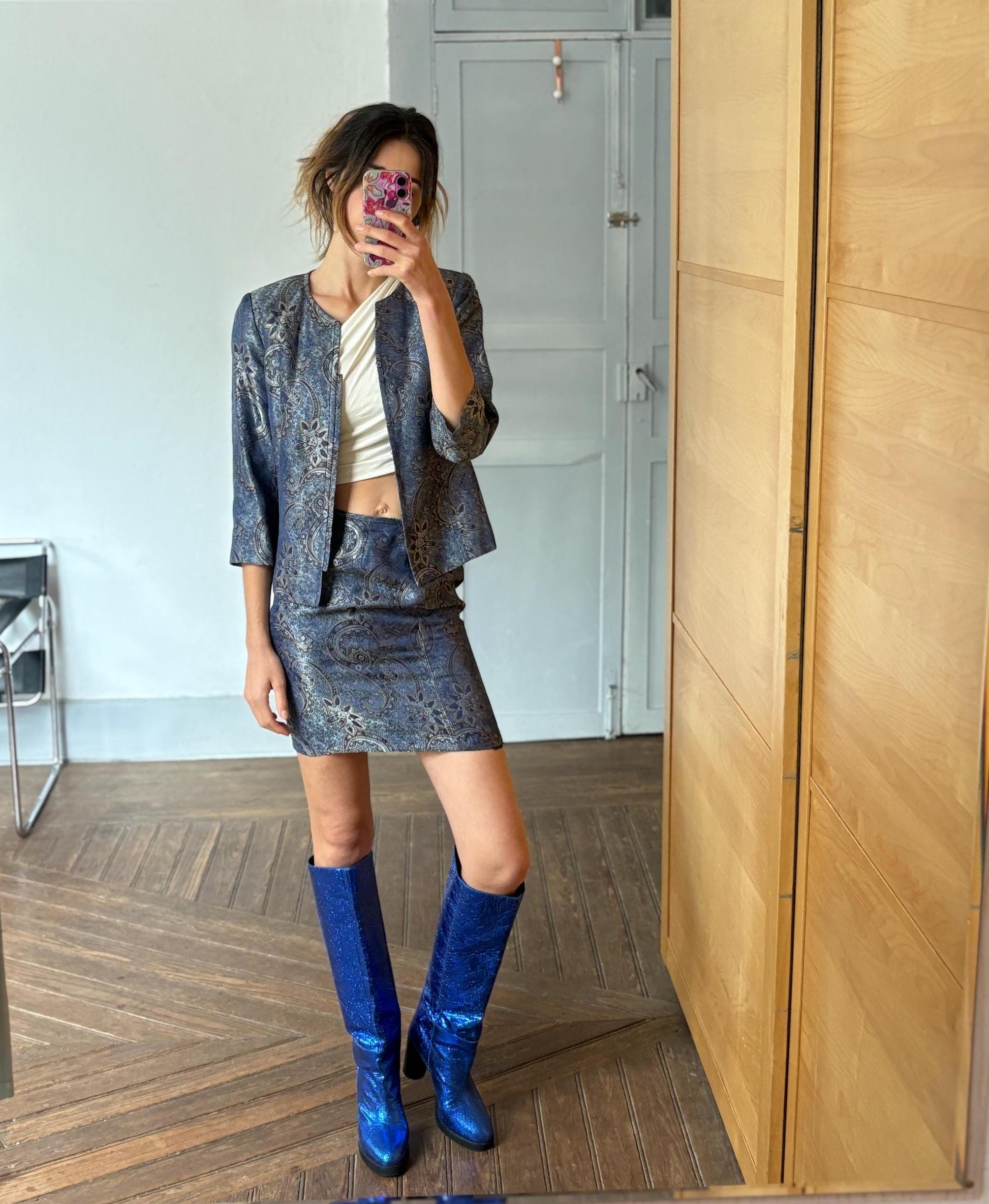 Vintage Alain Manoukian Skirt and Jacket Set – 90s Blue Metallic Paisley feminine suit set, Y2K aesthetic retro outfit