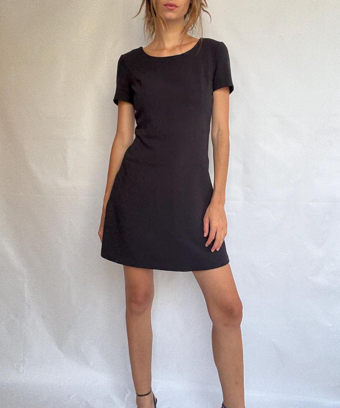 Sisley Minimalist Black Mini Dress – Soft Stretchy Fit – Size M