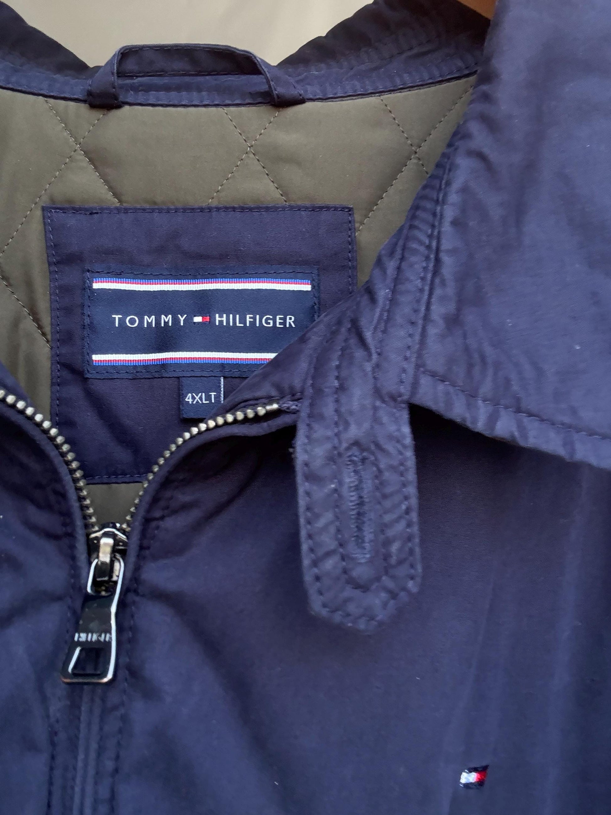 Vintage Tommy Hilfiger 4XLT Padded Jacket – Navy Blue | Oversized Outerwear with Quilted Lining
