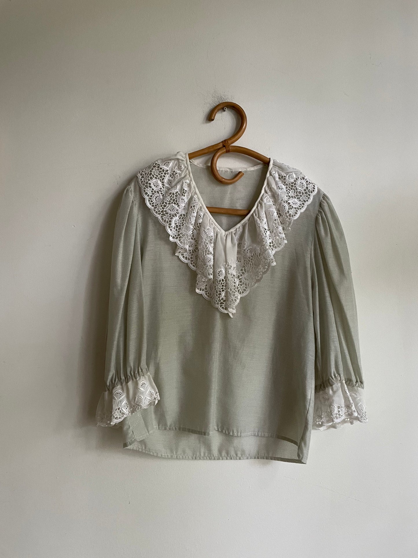 Vintage lace collared romantic poet sleeve blouse, Cottage core top, White french antique blouse, Pirate top, Dirndl top, Edwardian blouse