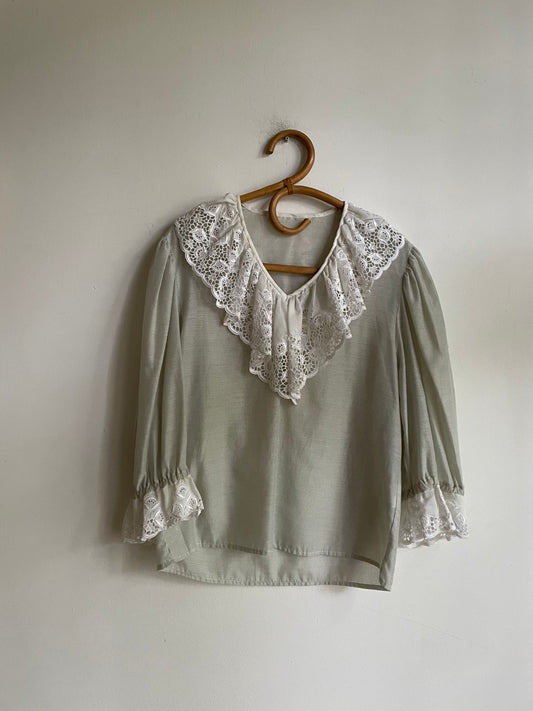 Vintage lace collared romantic poet sleeve blouse, Cottage core top, White french antique blouse, Pirate top, Dirndl top, Edwardian blouse