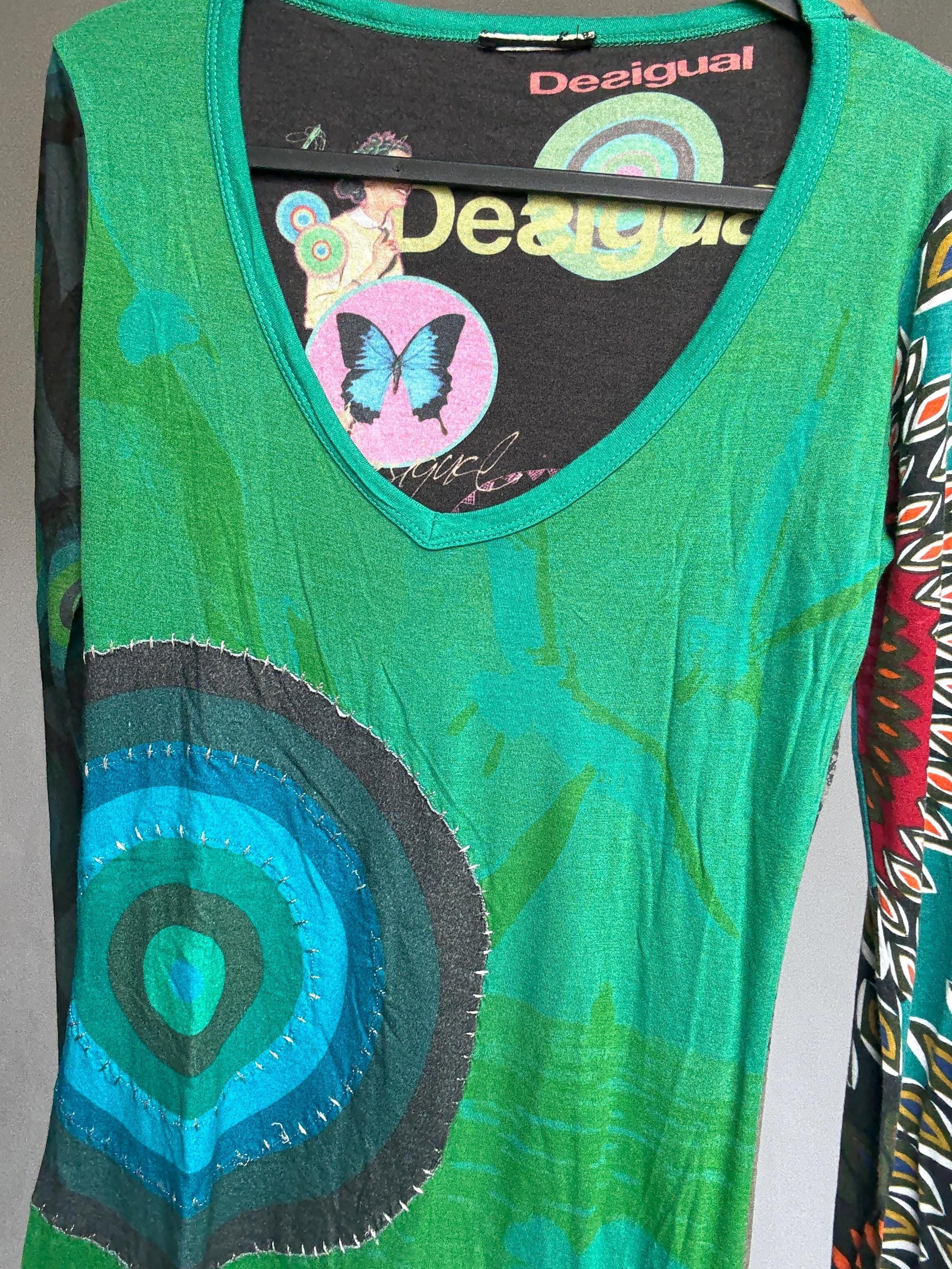 Desigual long sleeve green graphic blouse – bold print, tie waist detail – soft viscose top – no size tag, fits like XS–S