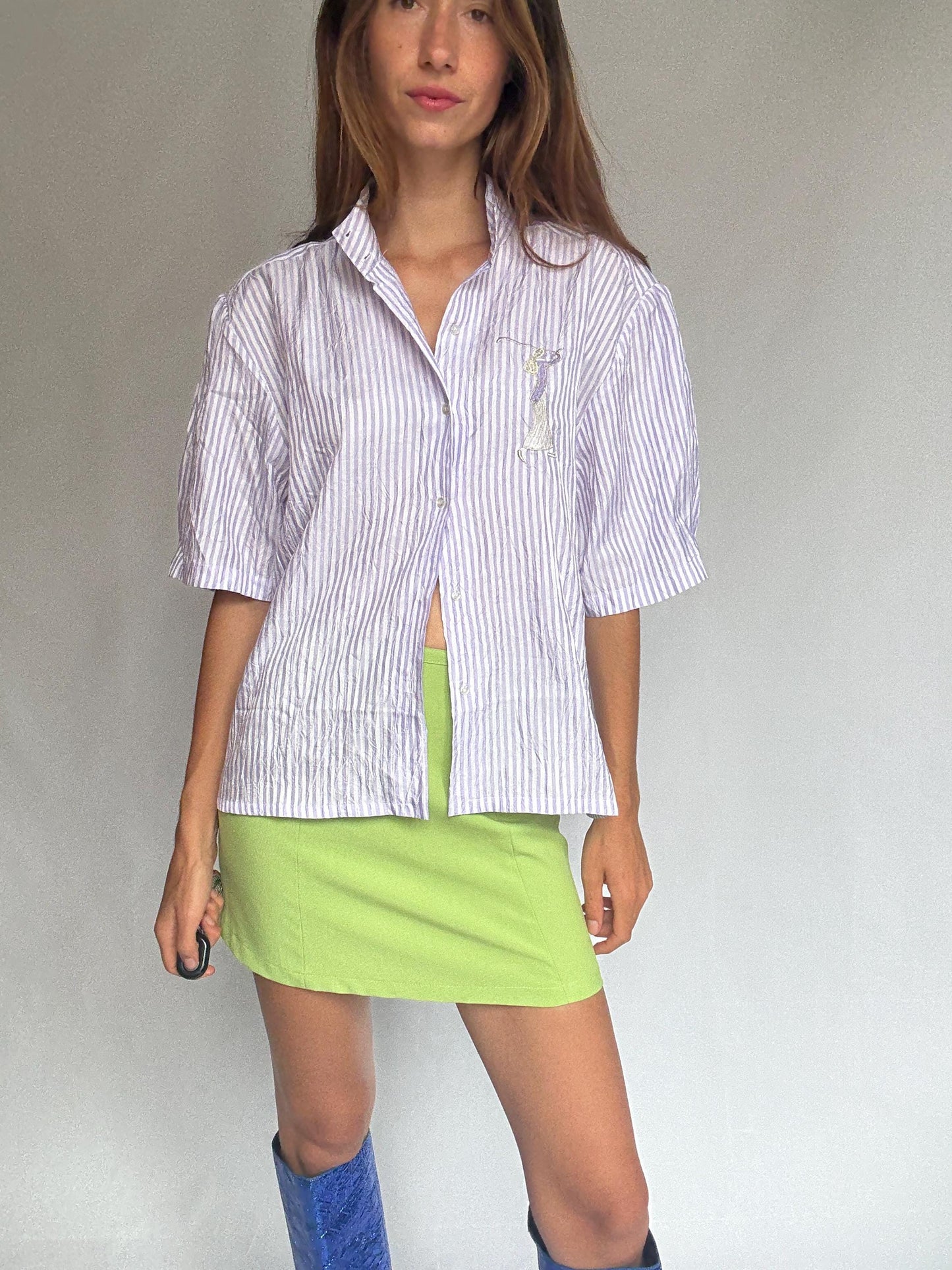 Striped short sleeve blouse with hand embroidery – size 44 – button-up shirt with unique stitched detail – feels synthetic