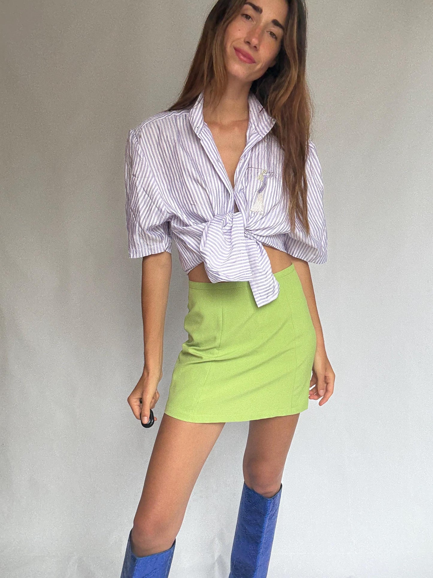 Striped short sleeve blouse with hand embroidery – size 44 – button-up shirt with unique stitched detail – feels synthetic