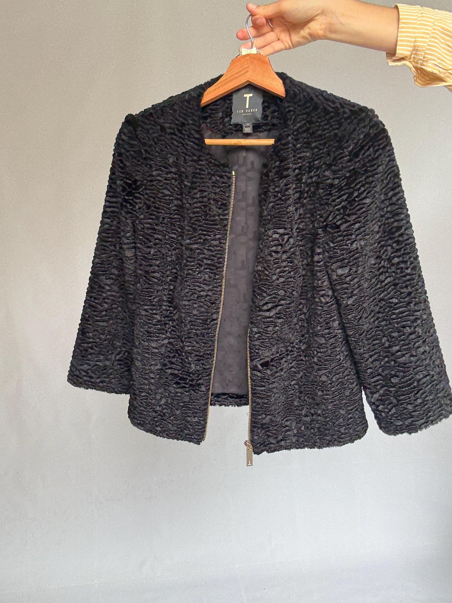 Ted Baker London textured black zip-up jacket, luxe lightweight layer with a sculptural feel – chic secondhand in great condition