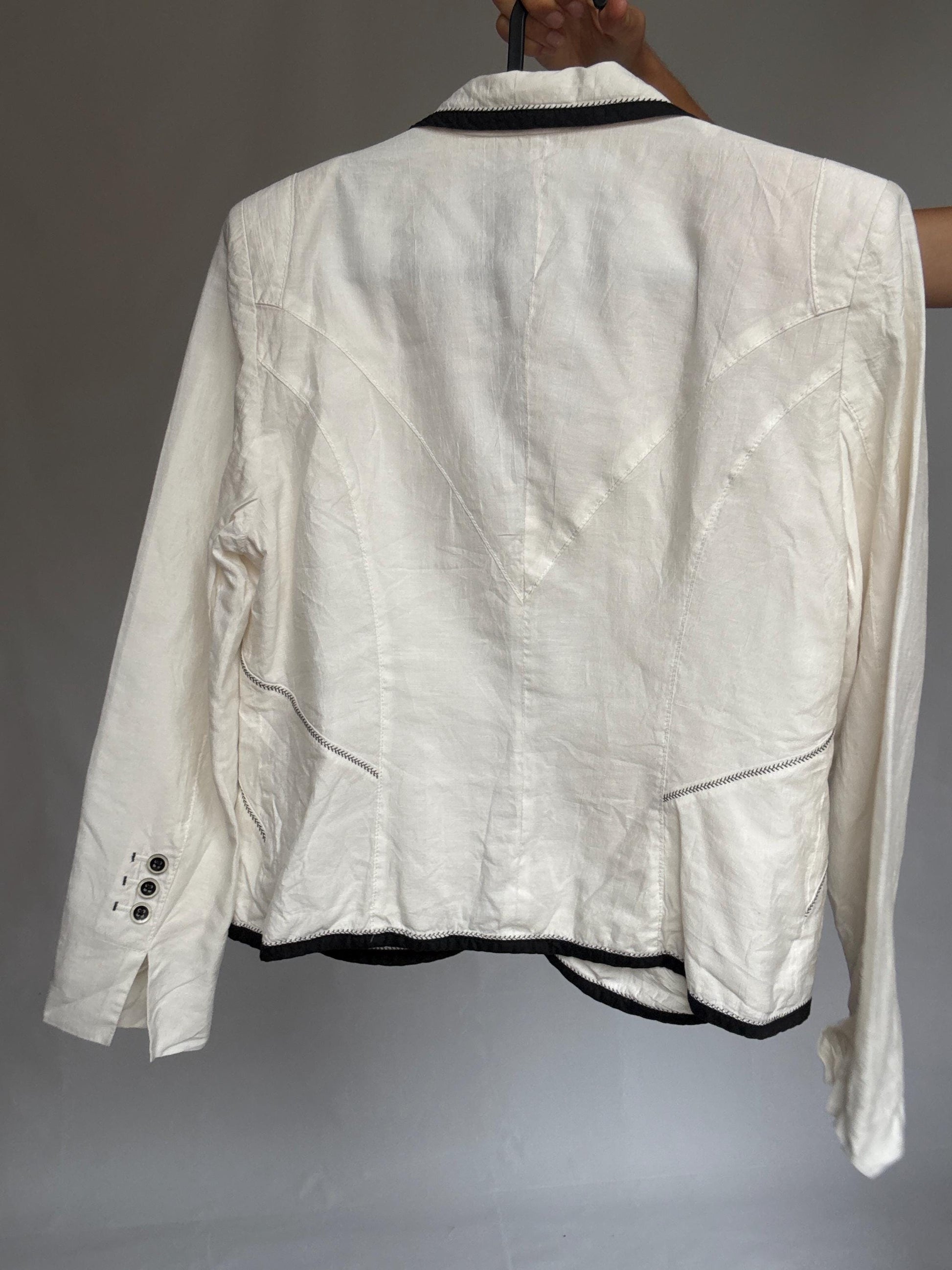 Vintage style Taifun white blazer with black trim, tailored fit & contrast edges, Elegant formal wedding guest jacket, Parisian style