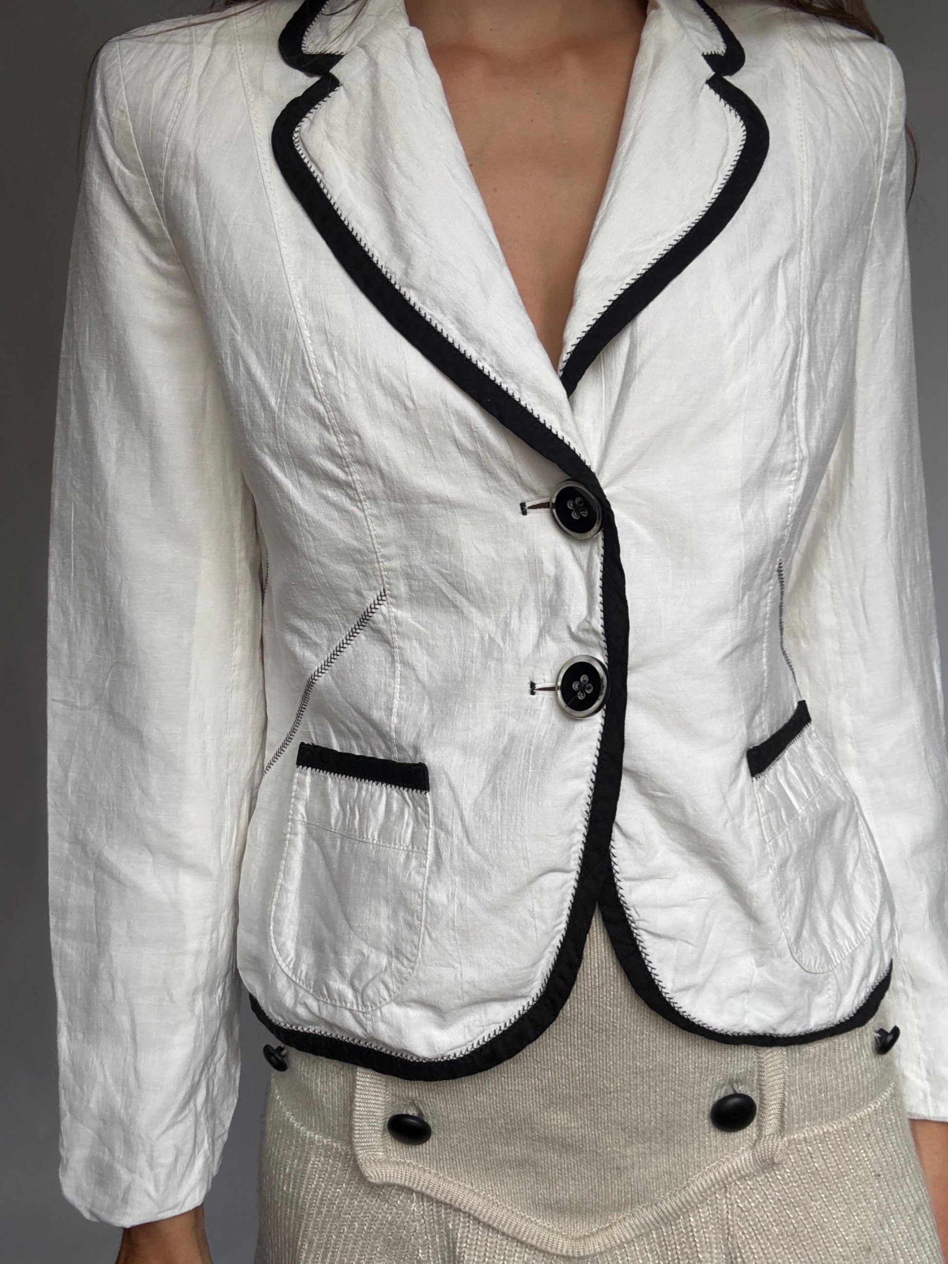 Vintage style Taifun white blazer with black trim, tailored fit & contrast edges, Elegant formal wedding guest jacket, Parisian style