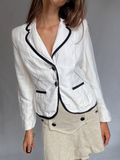 Vintage White Blazer With Black Trim — additional view 7